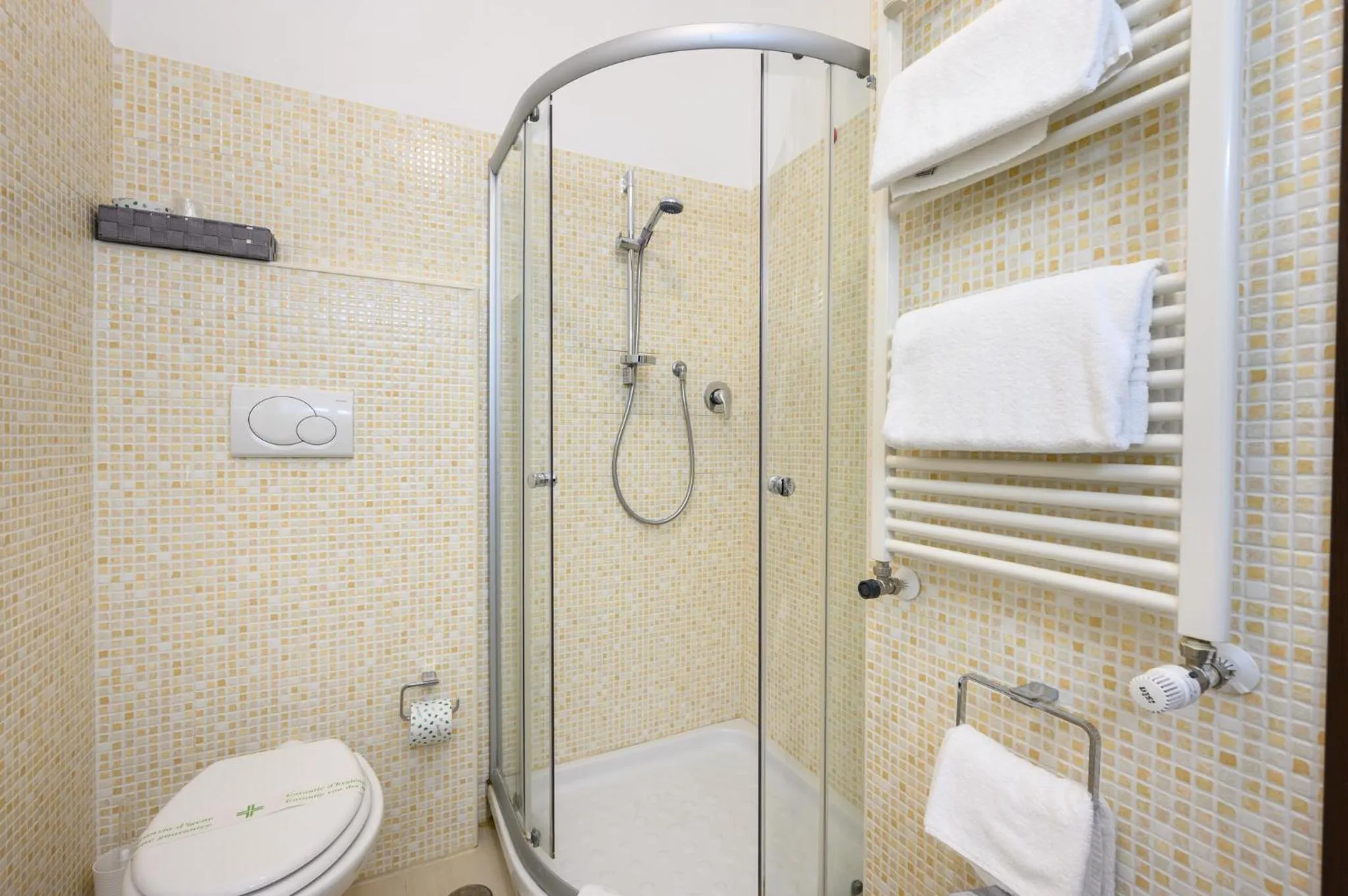 Bathroom in Cola Di Rienzo Suite Guest House