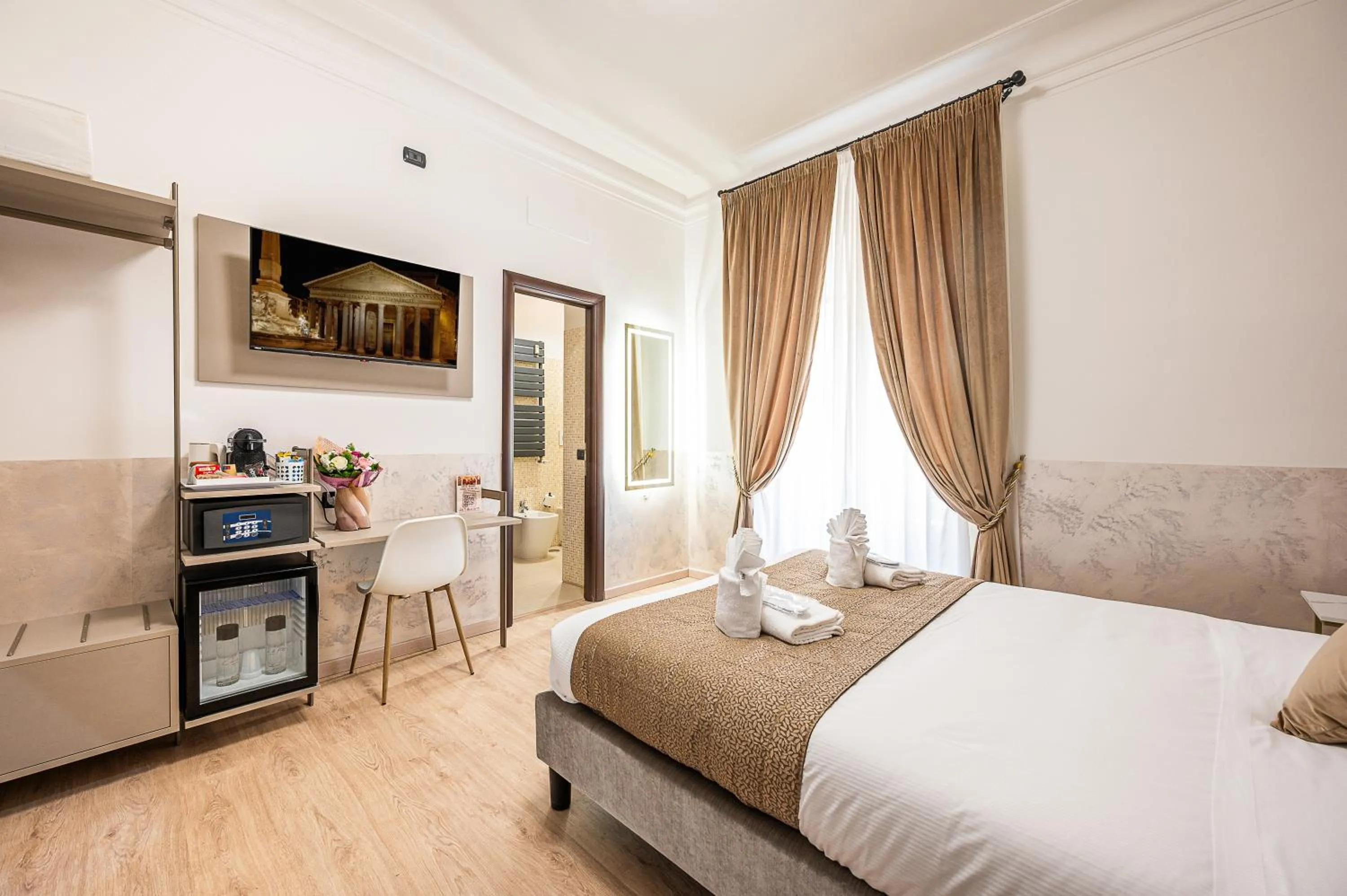 Bedroom, Bed in Cola Di Rienzo Suite Guest House