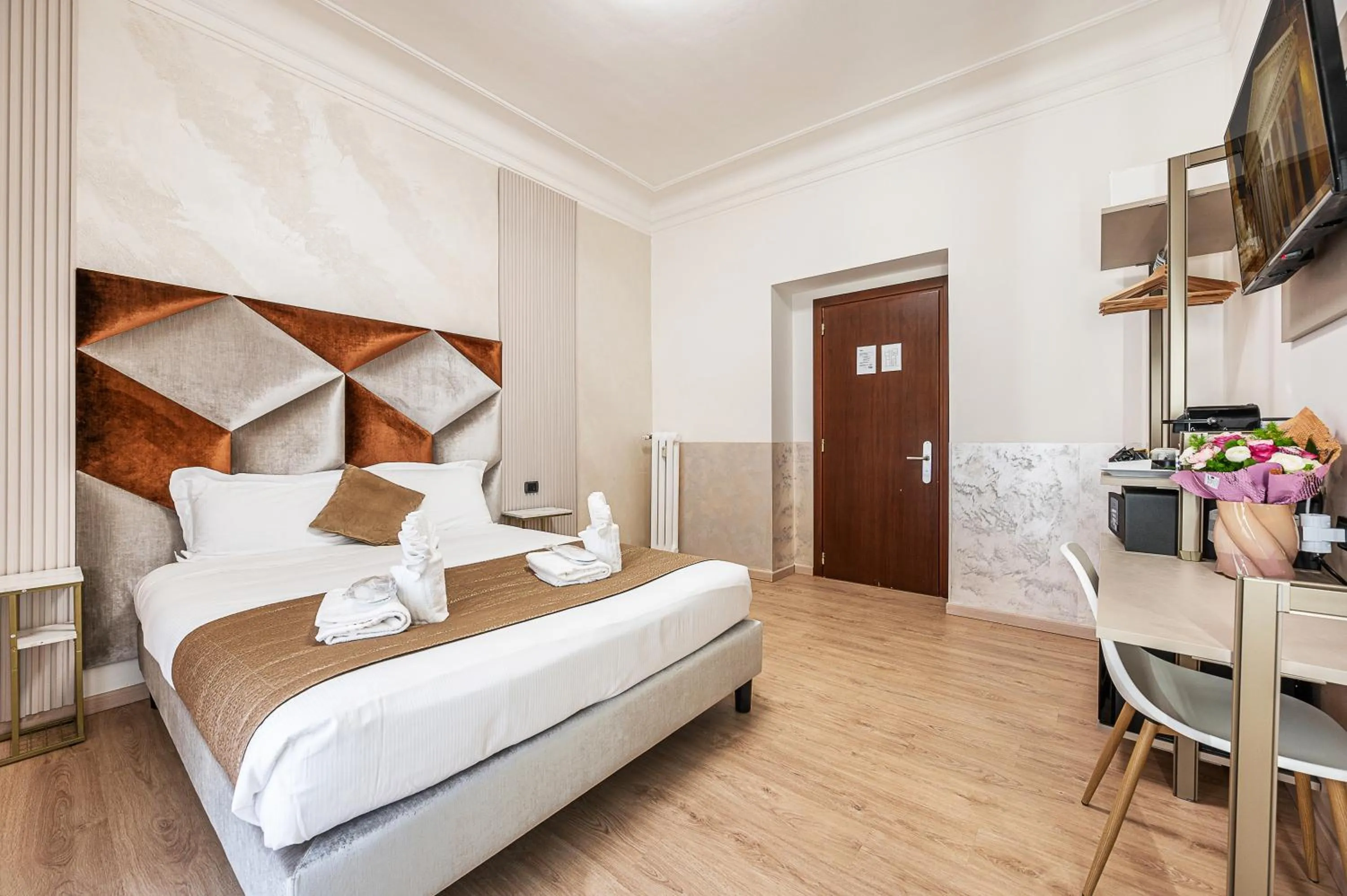 Bedroom, Bed in Cola Di Rienzo Suite Guest House