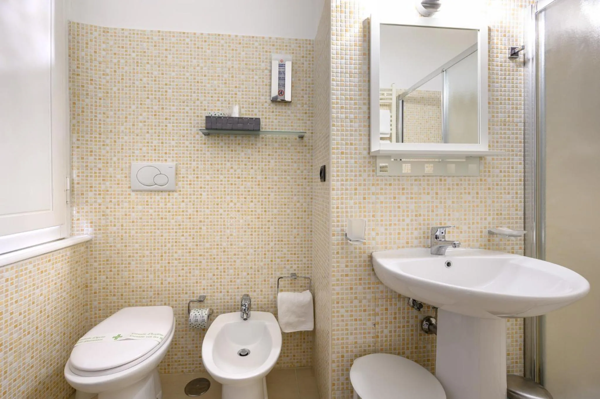 Bathroom in Cola Di Rienzo Suite Guest House