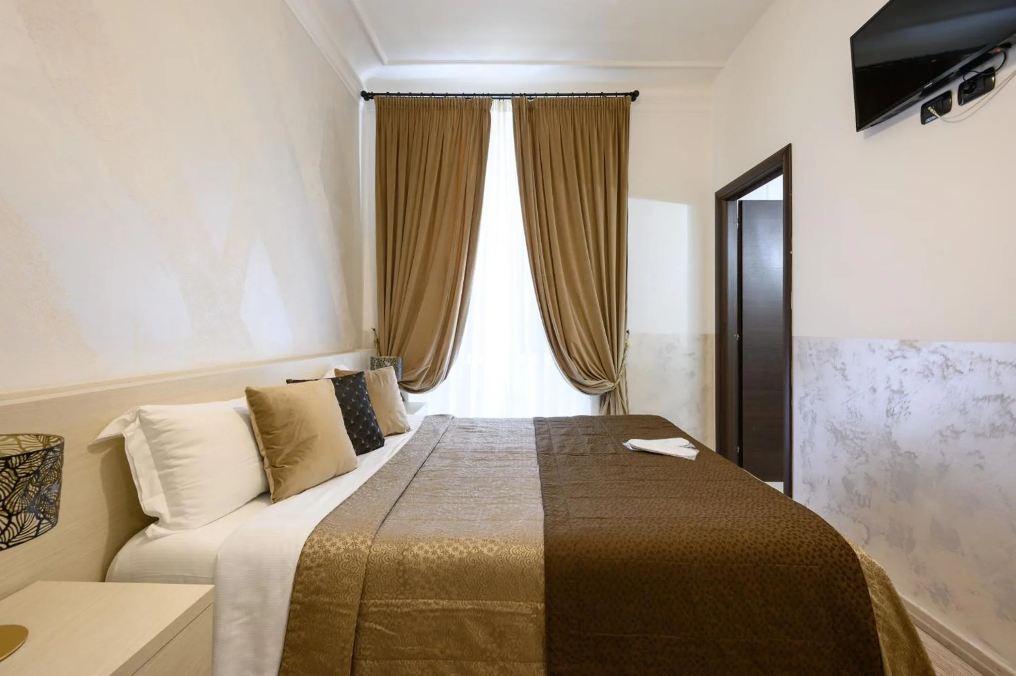 Photo of the whole room, Bed in Cola Di Rienzo Suite Guest House