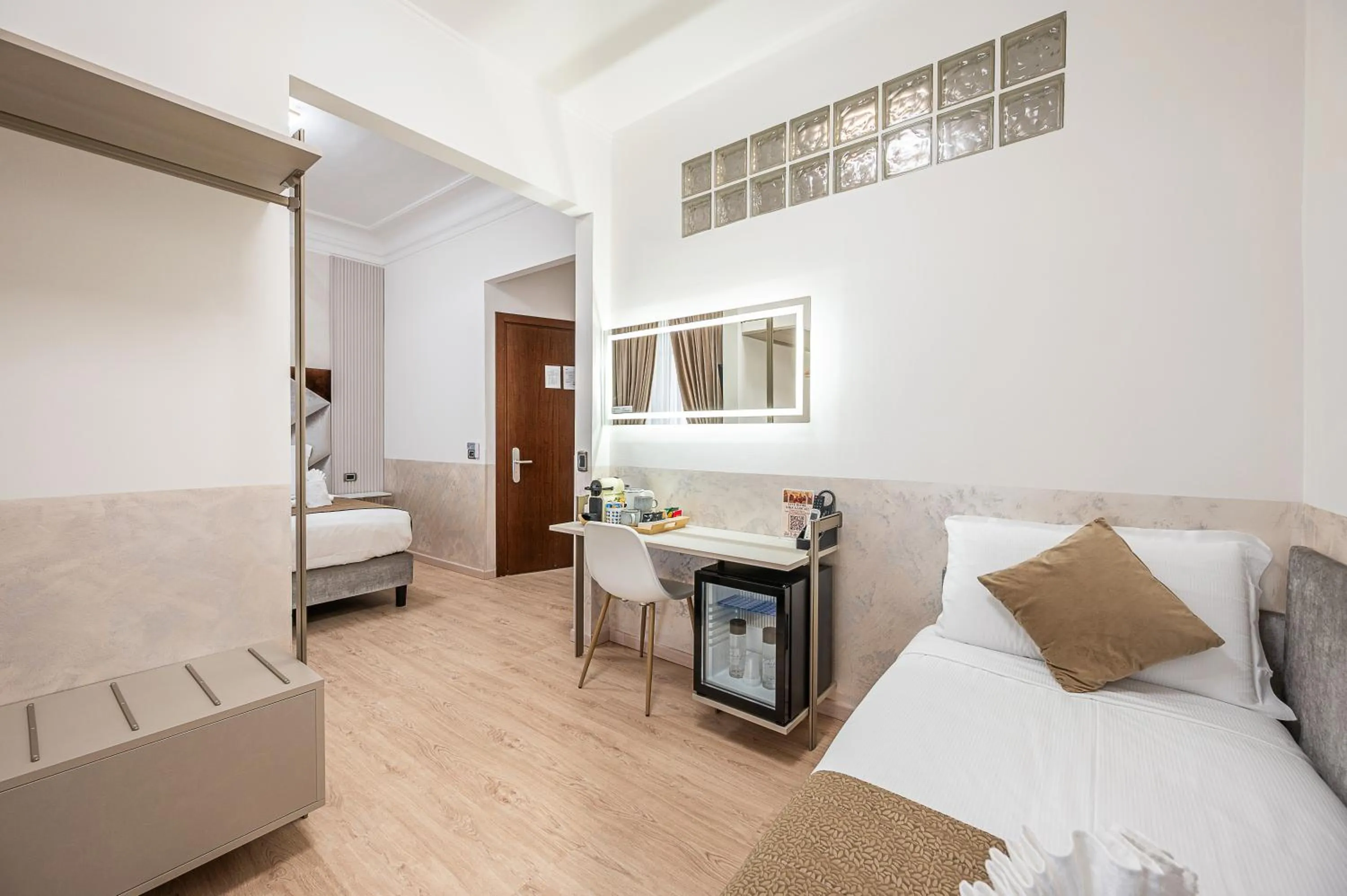 Bedroom, Bed in Cola Di Rienzo Suite Guest House