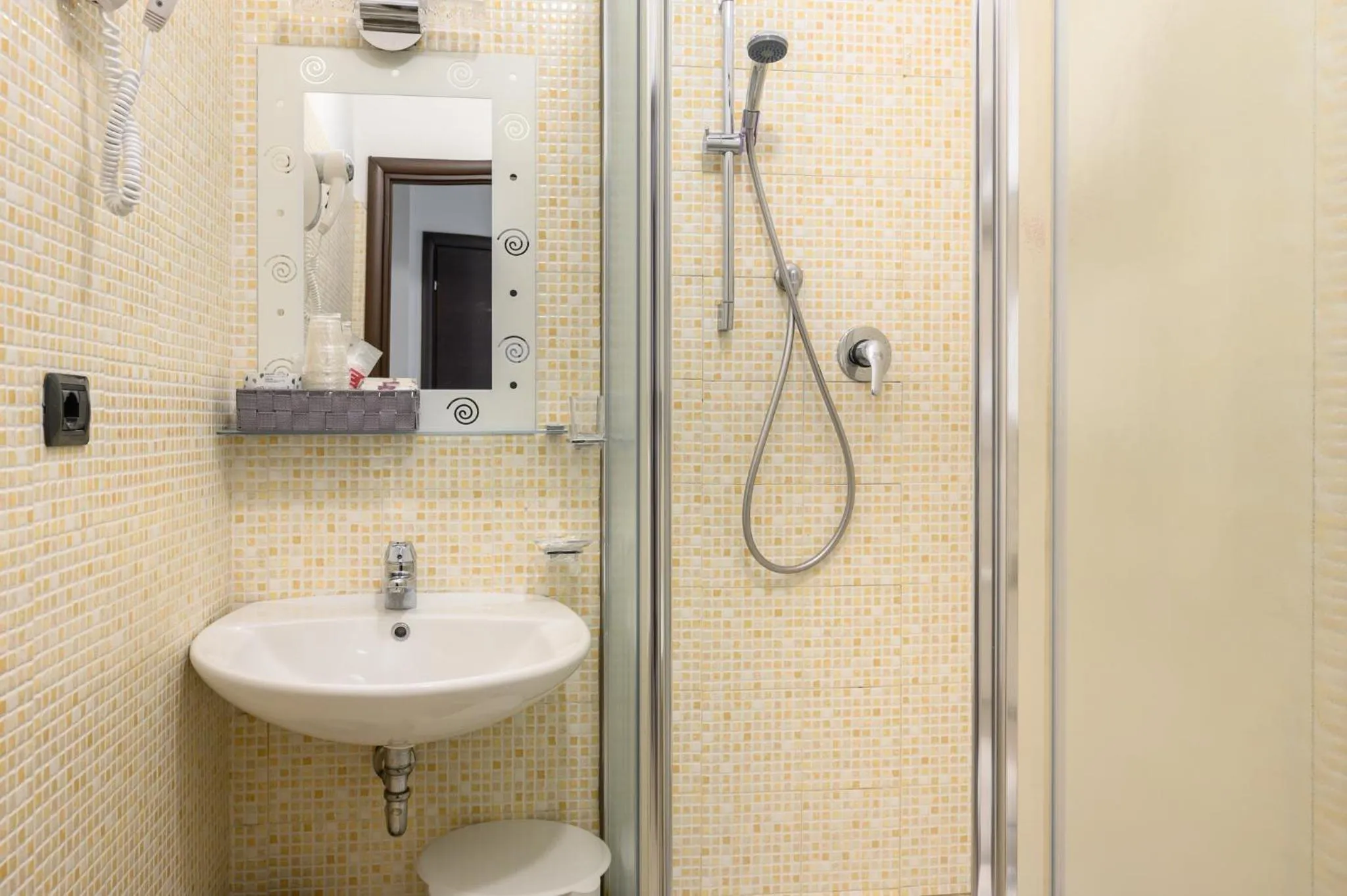 Bathroom in Cola Di Rienzo Suite Guest House