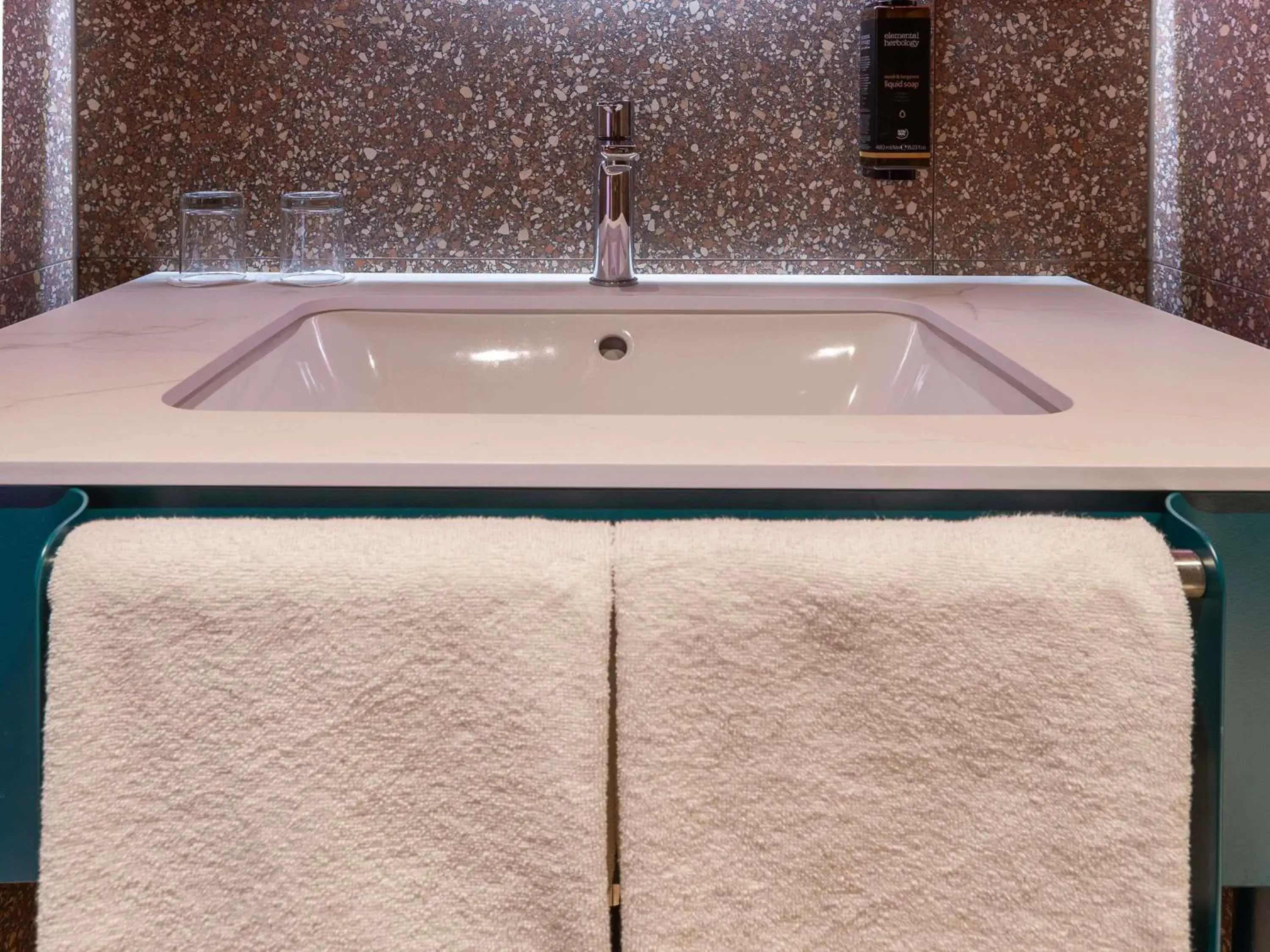 Classic Twin Room - single occupancy in Mercure Warszawa Centrum Classic Twin Room - single occupancy in Mercure Warszawa Centrum