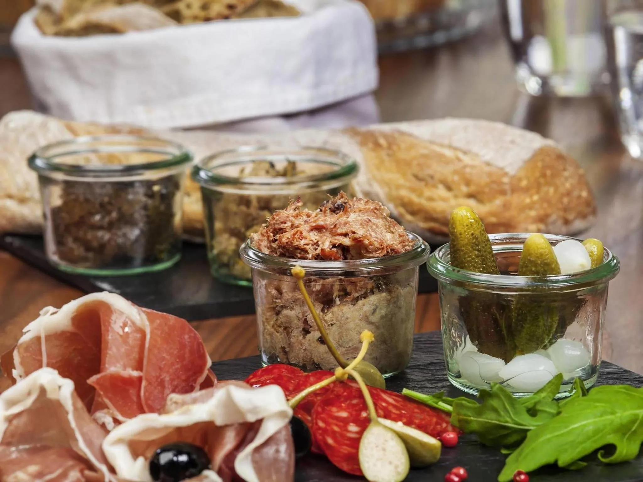 Restaurant/places to eat in Mercure Warszawa Centrum