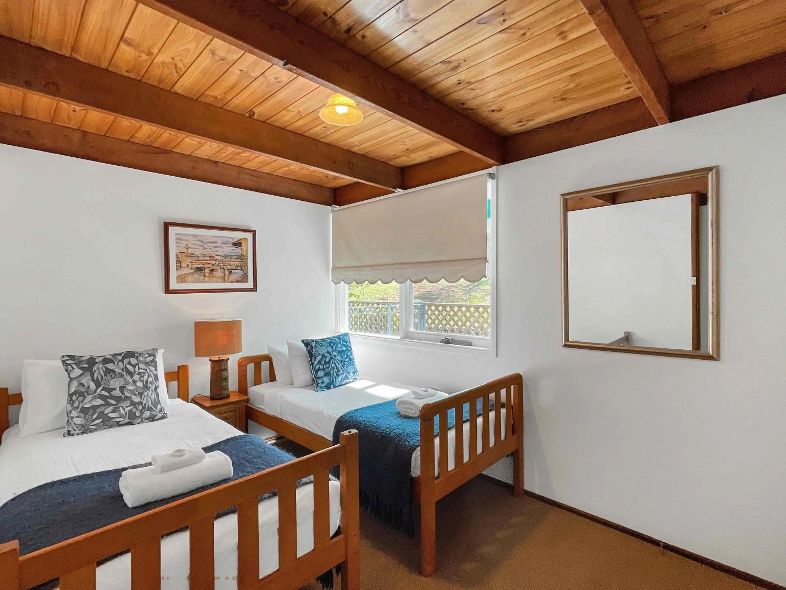 Bed in Englewood Ridge