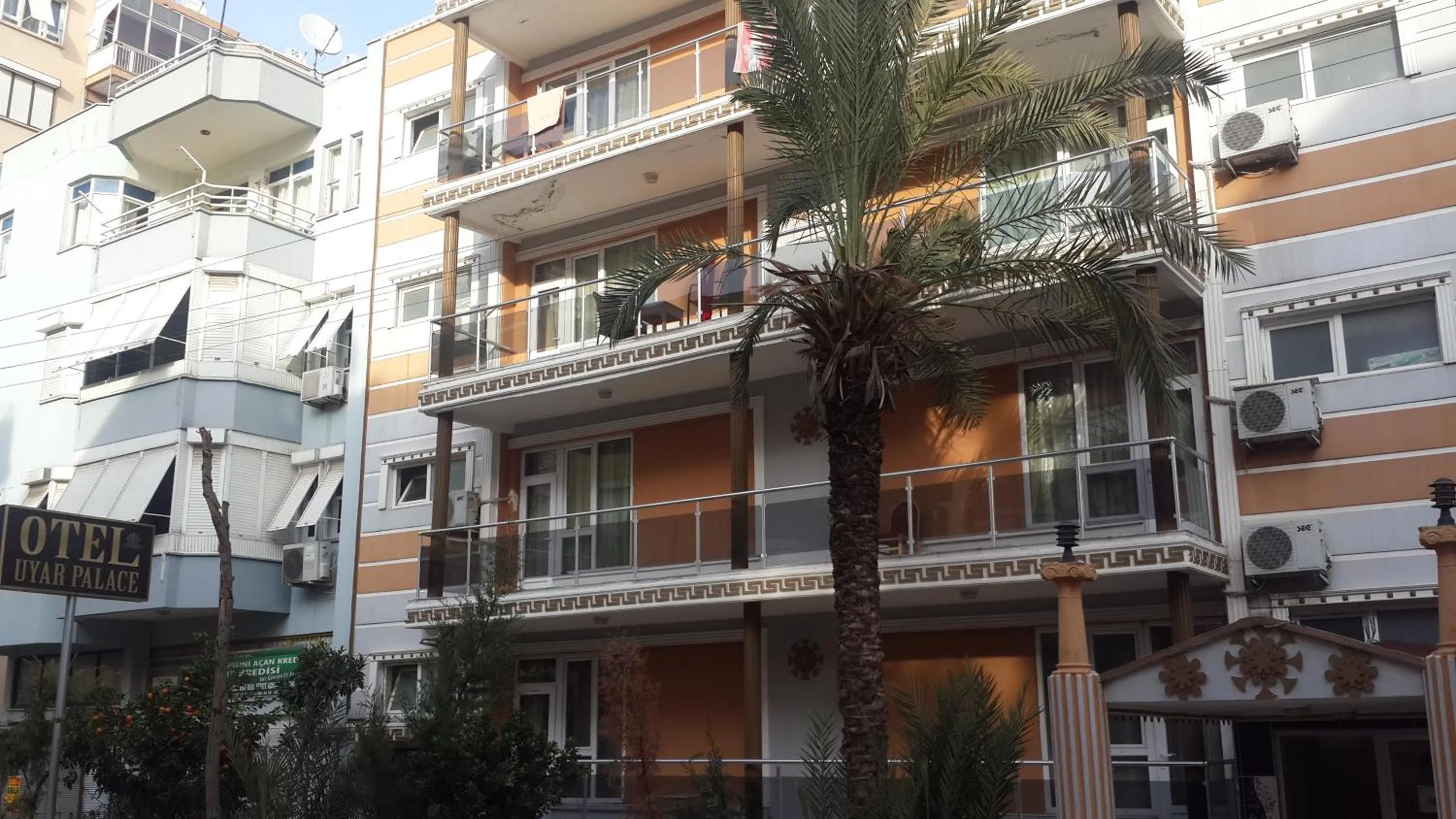 Property building in Uyar Palace