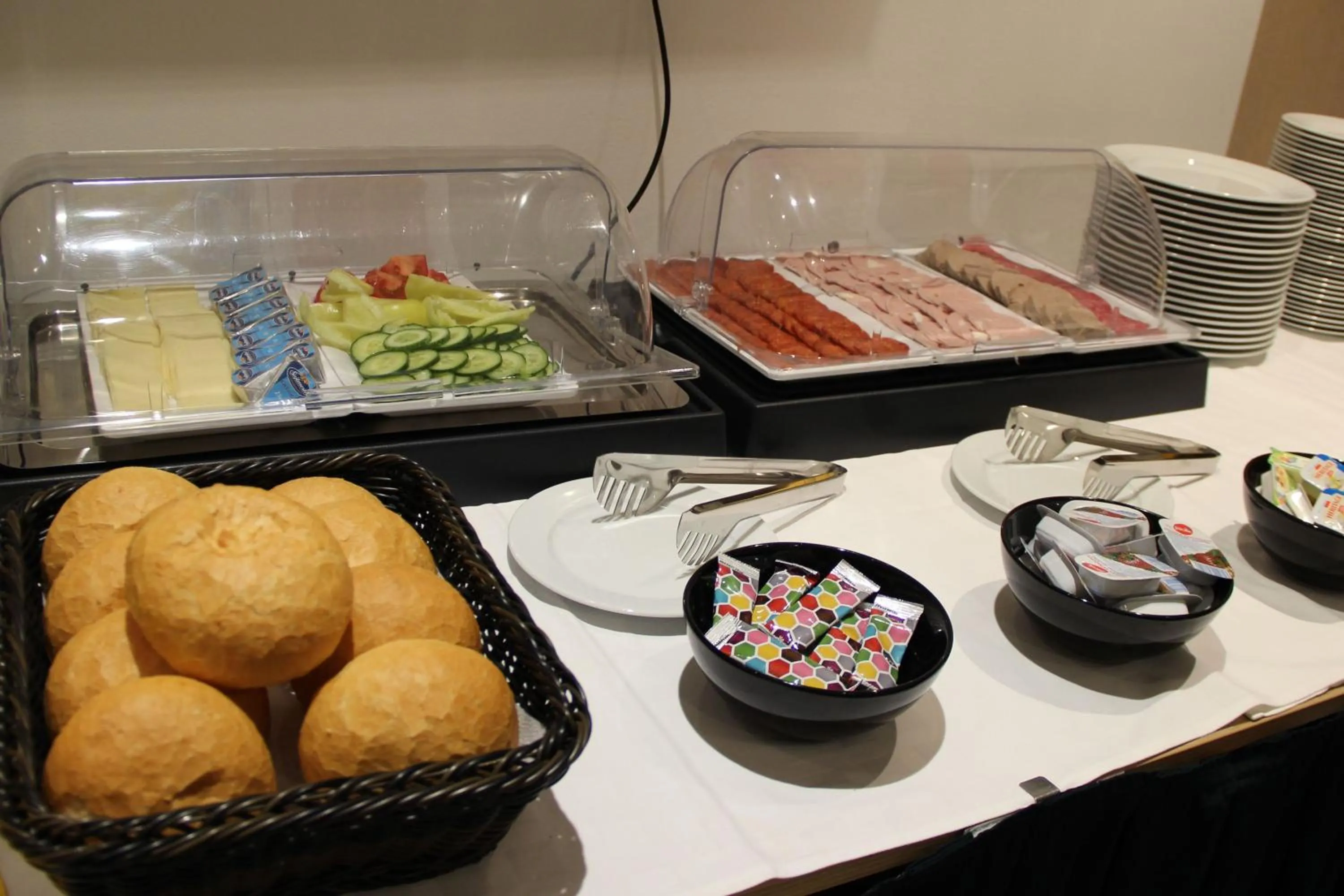 Buffet breakfast in Pilvax Hotel Kalocsa