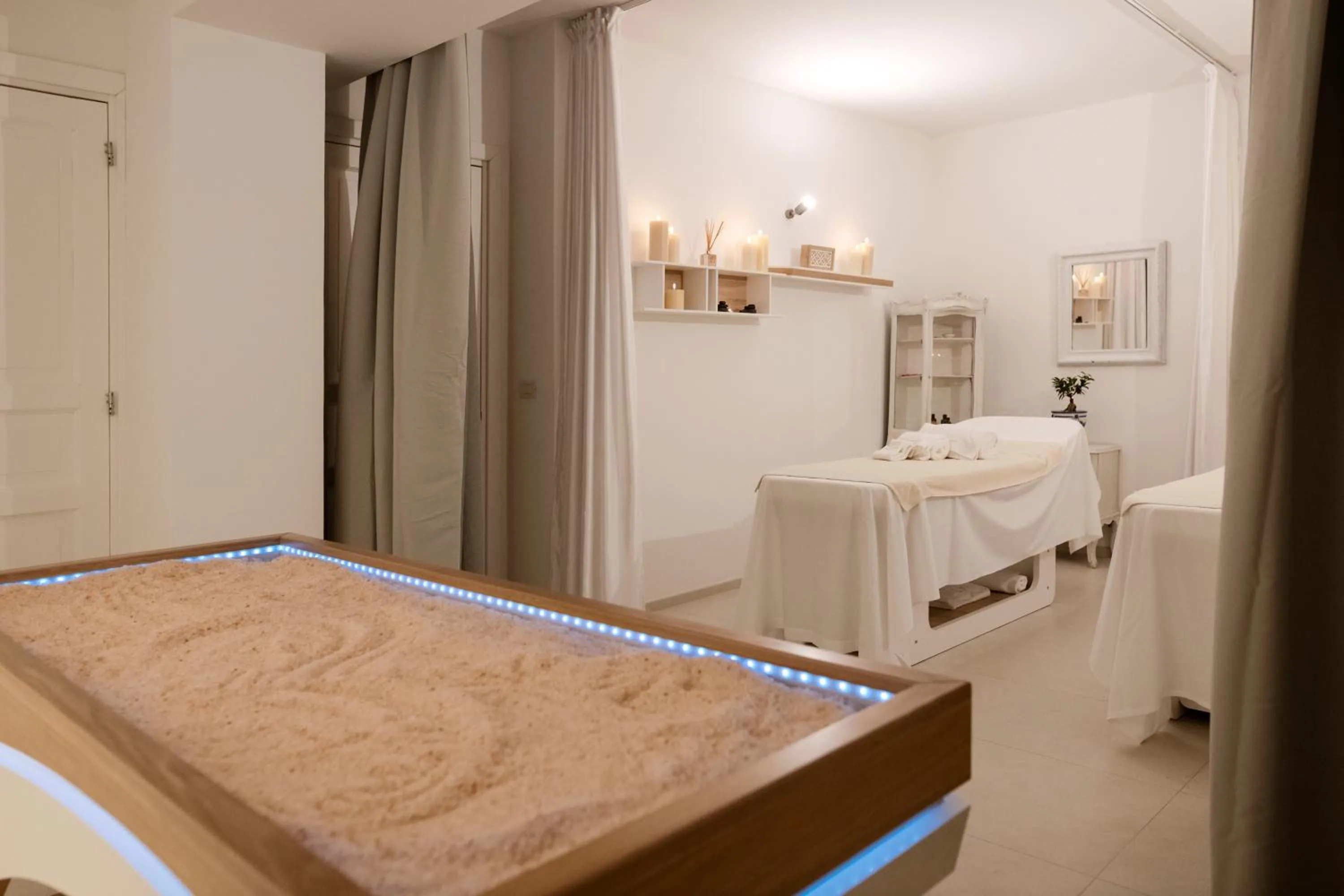 Photo of the whole room, Bed in Palazzo Ducale Venturi - Luxury Hotel & Wellness