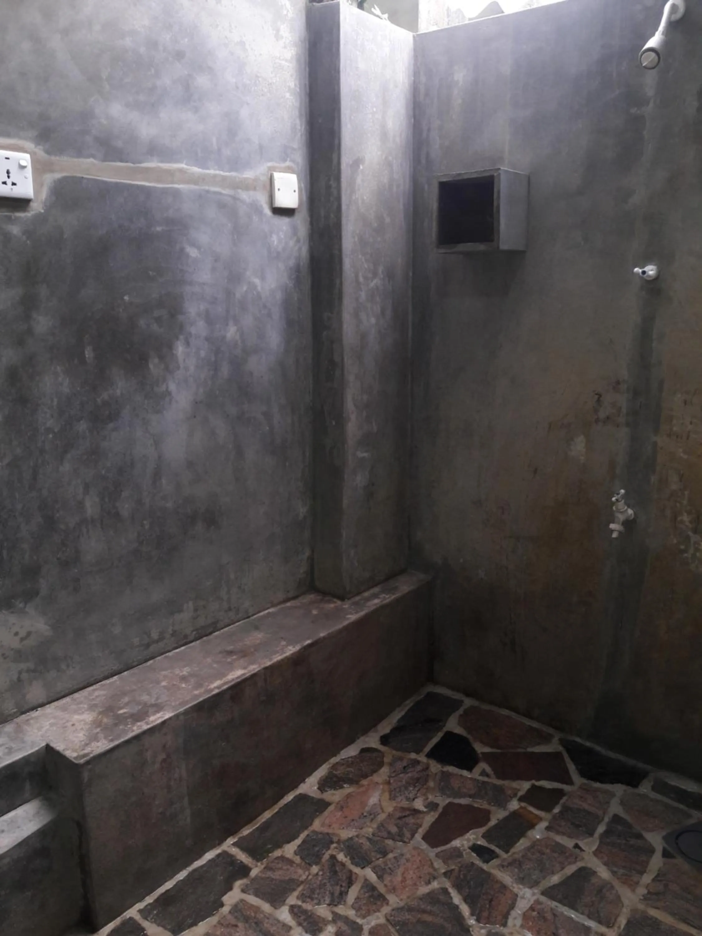 Shower in Rooms 154/14