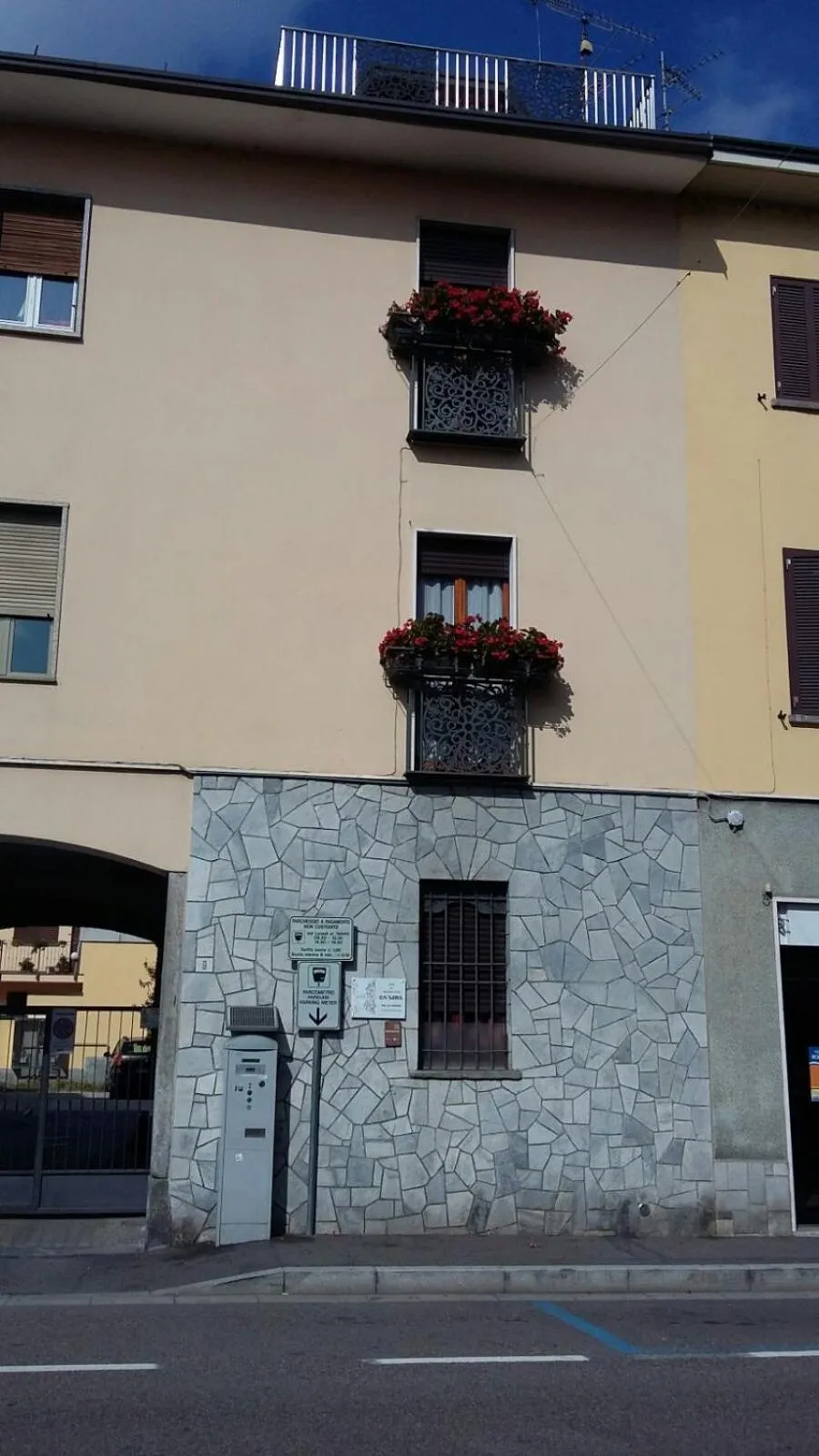 Facade/entrance in Ca' Lina