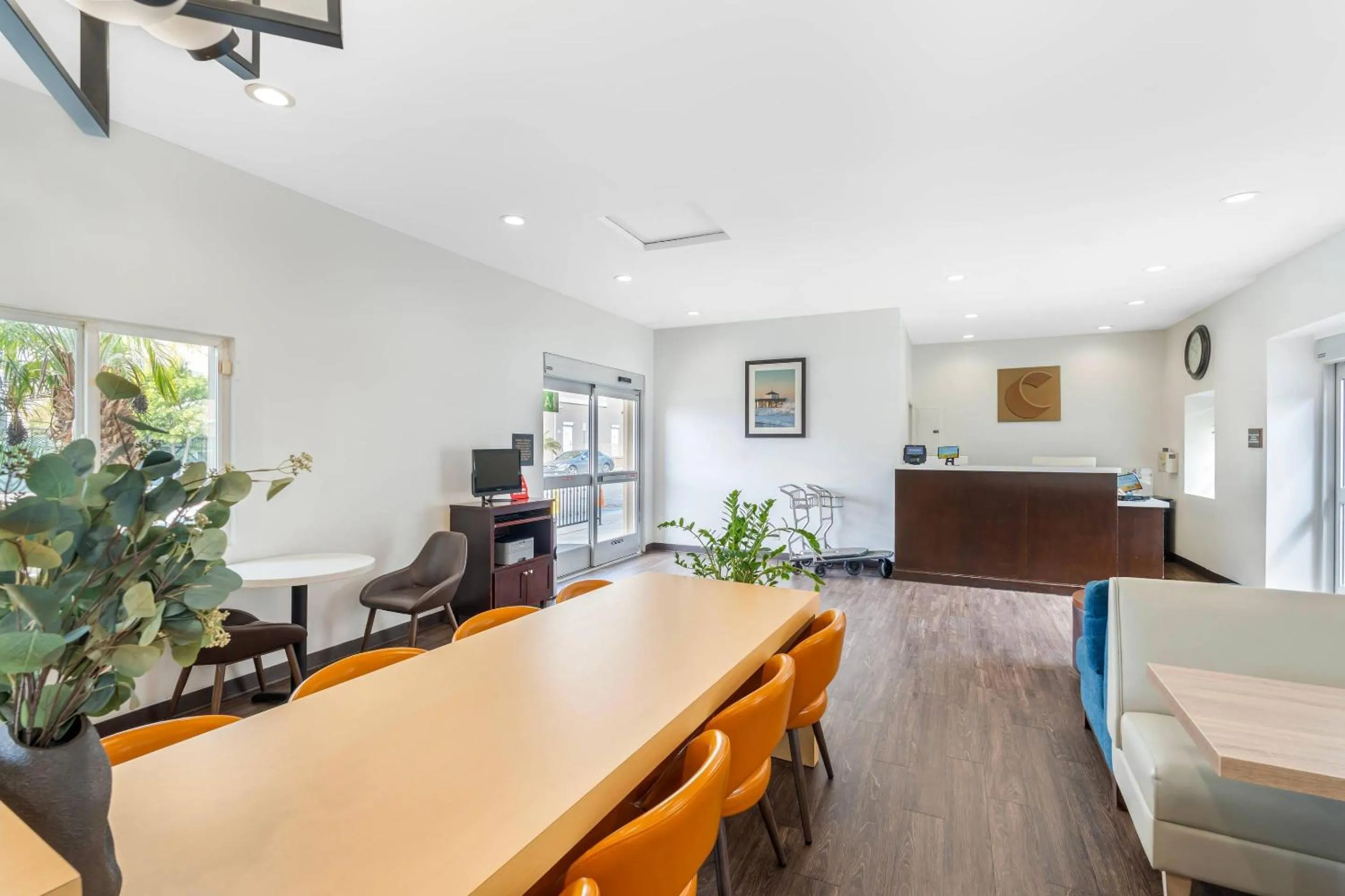 Lobby or reception in Comfort Inn Cockatoo Near LAX Airport