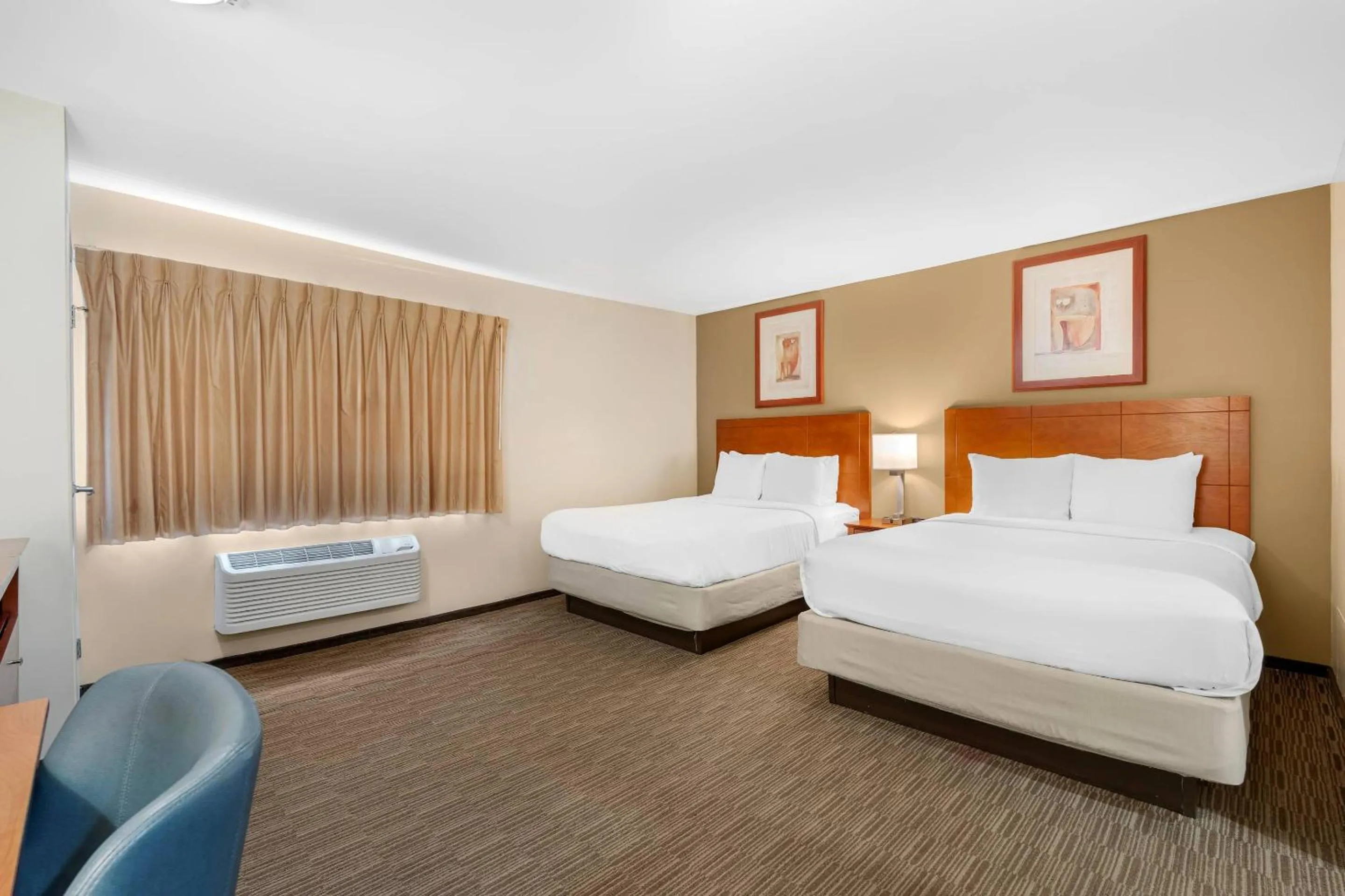 Bedroom, Bed in Comfort Inn Cockatoo Near LAX Airport