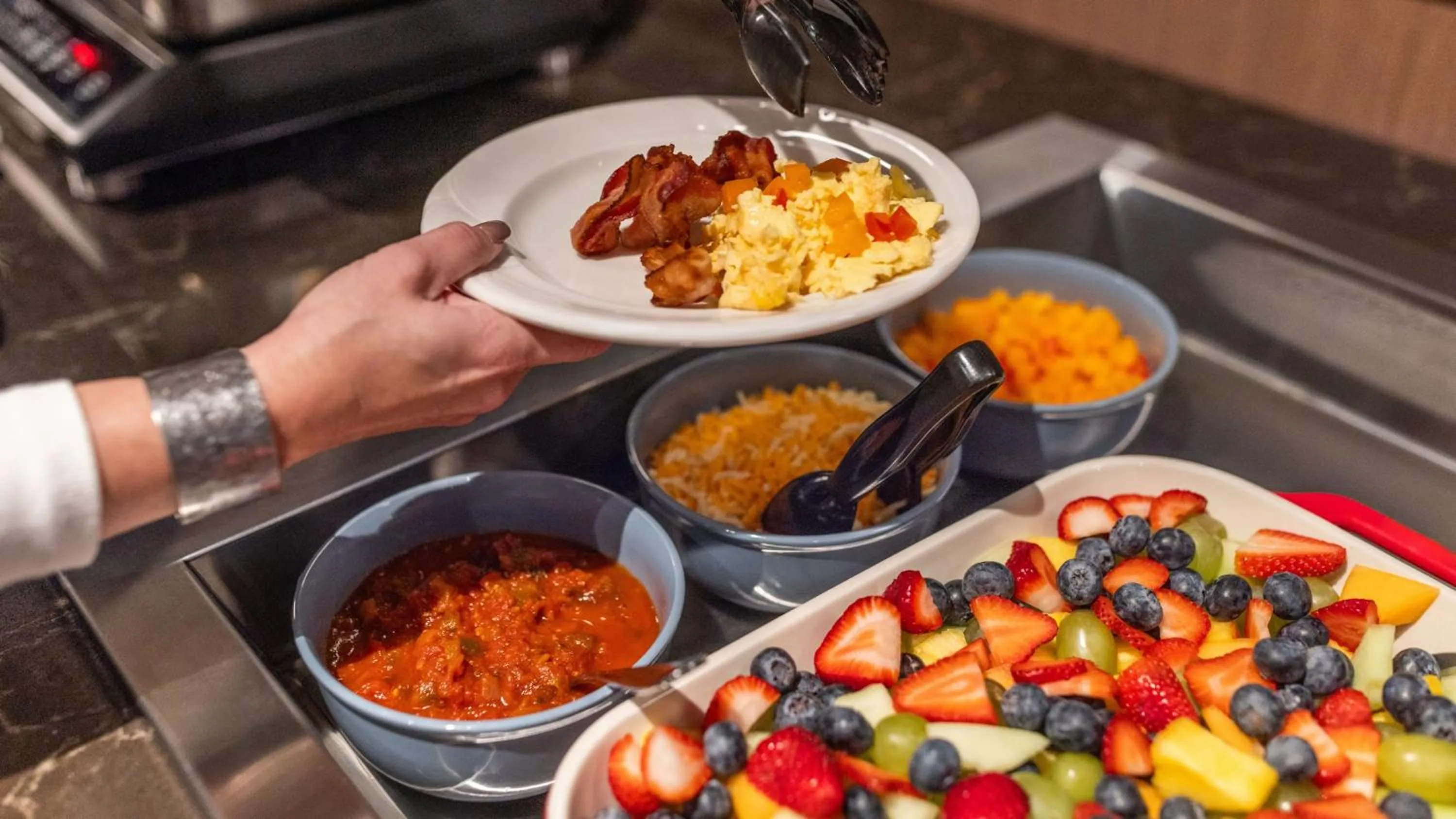 Restaurant/places to eat in Crowne Plaza Hotel Moncton Downtown by IHG