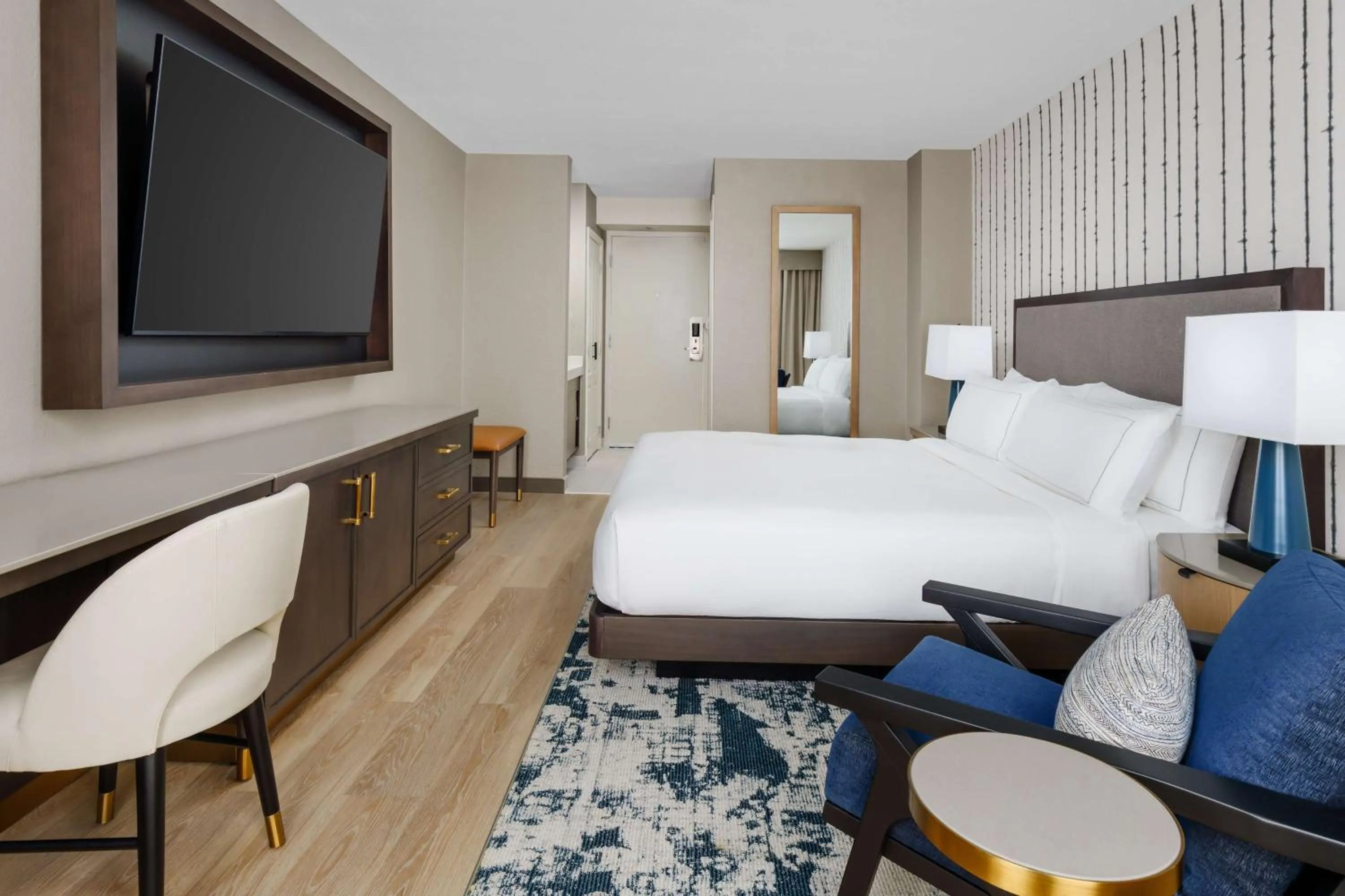 Bedroom, Bed in DoubleTree by Hilton Charlotte City Center