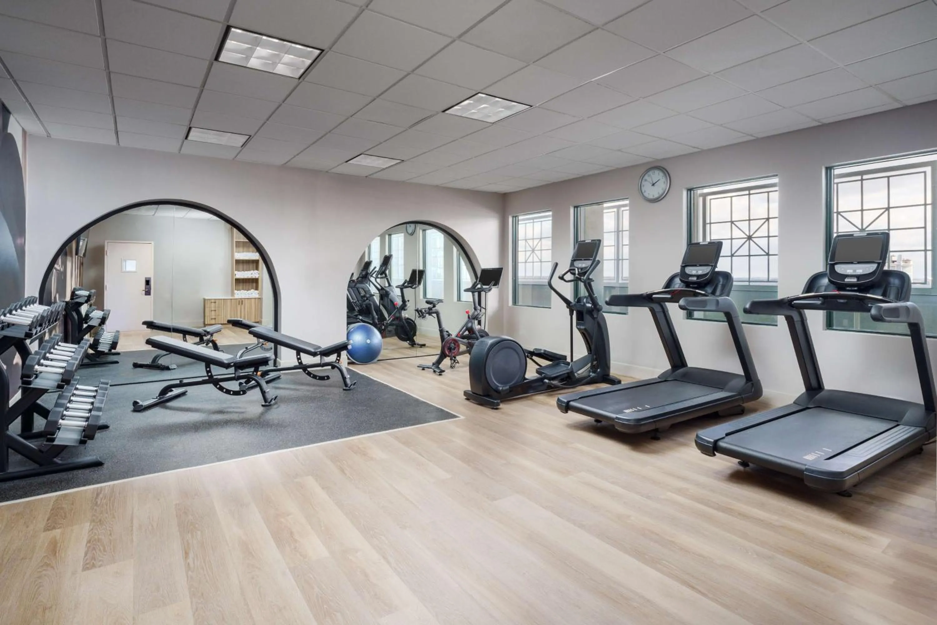 Fitness centre/facilities in DoubleTree by Hilton Charlotte City Center