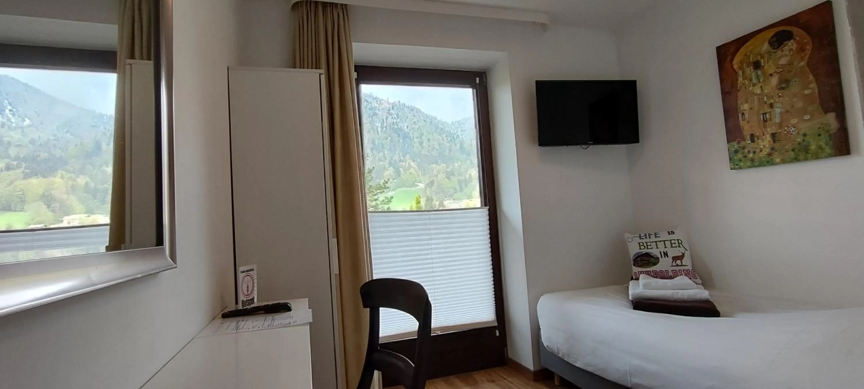 Property building, Bed in Pension Bergblick