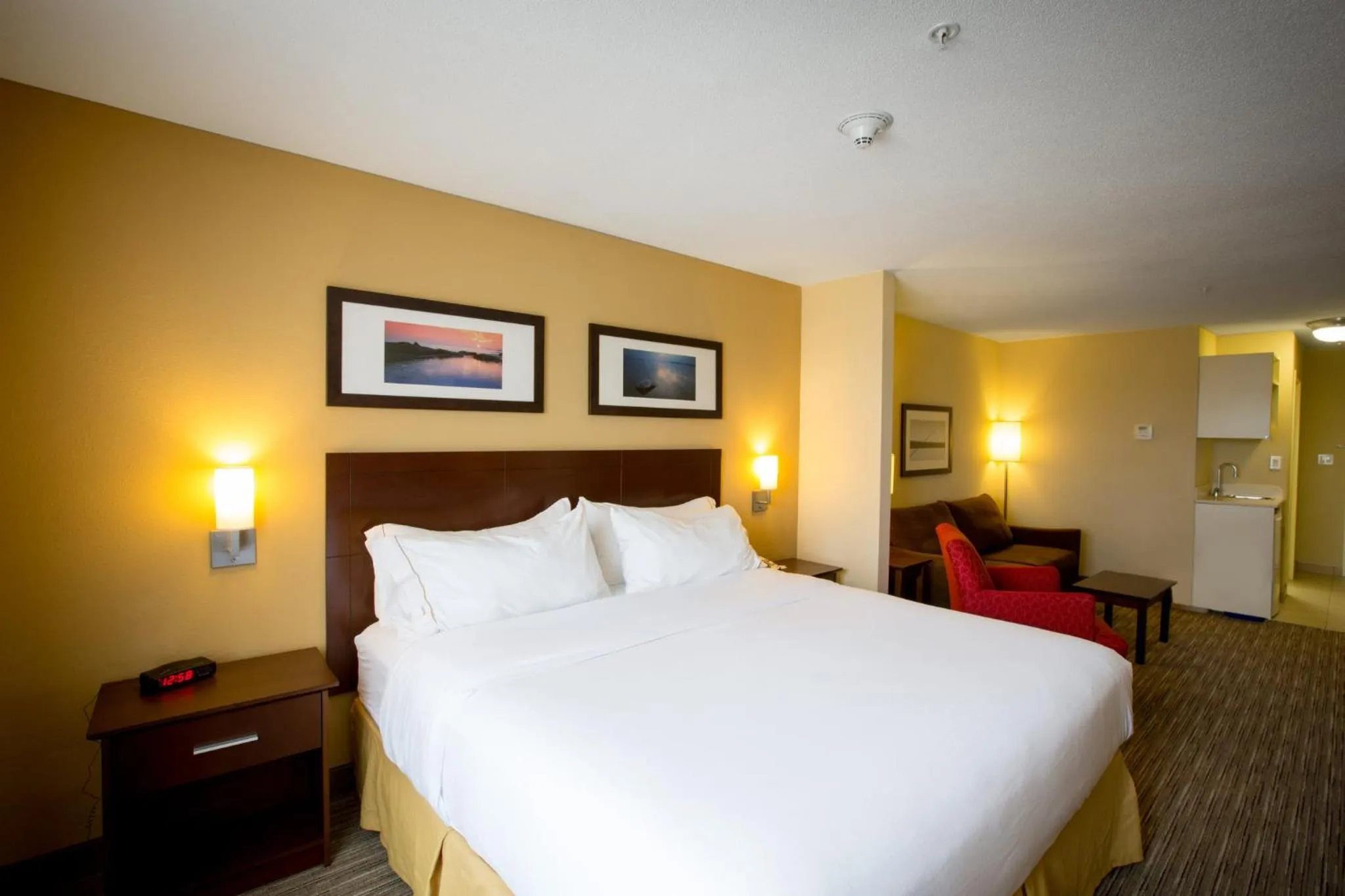 Photo of the whole room, Bed in Holiday Inn Express Stellarton-New Glasgow by IHG