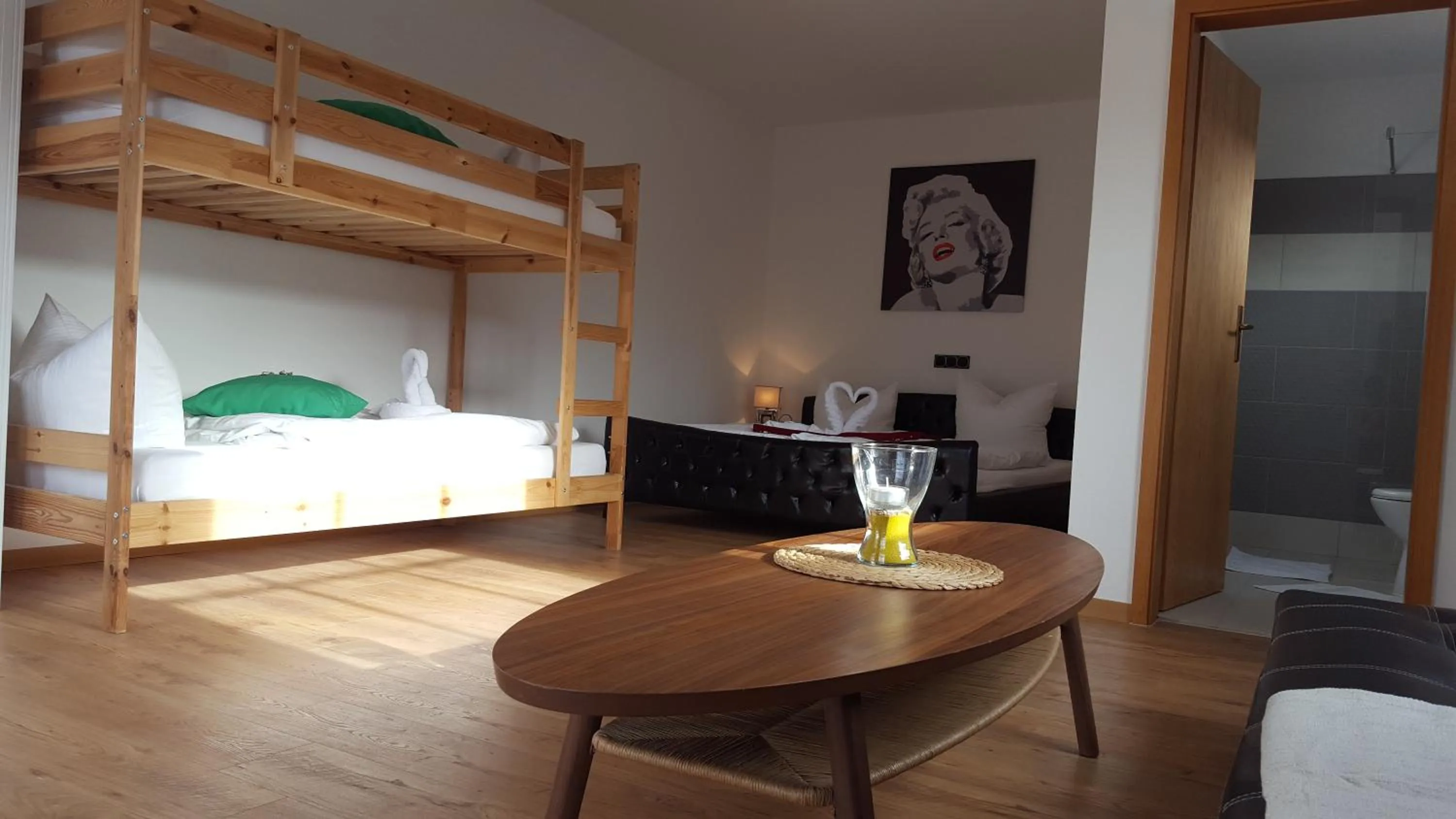 Photo of the whole room, Bed in Hof von Oldenburg