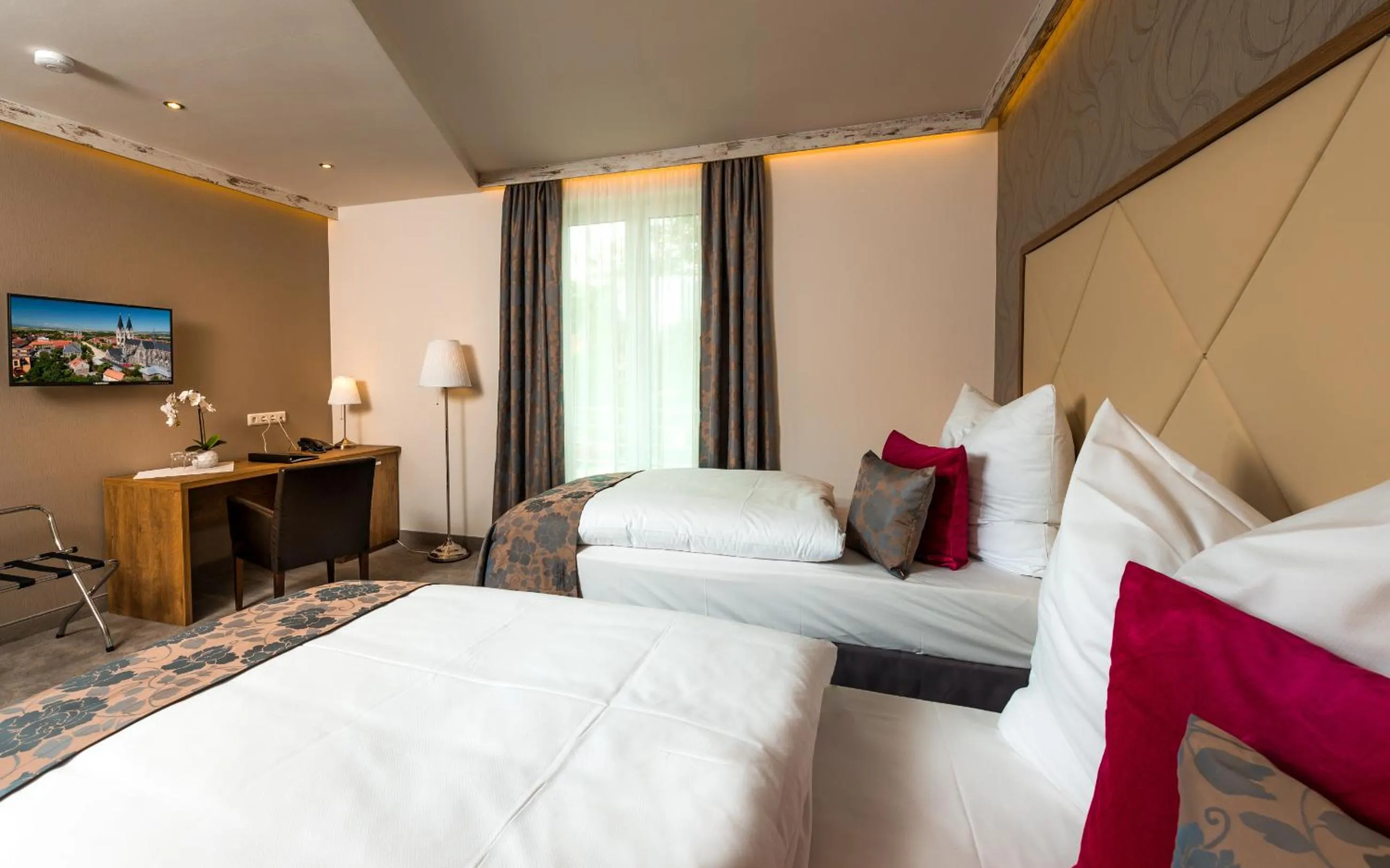 Photo of the whole room in Hotel Allegro