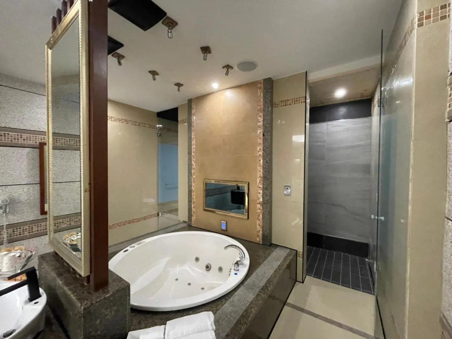 Minimalist Fashion Motel