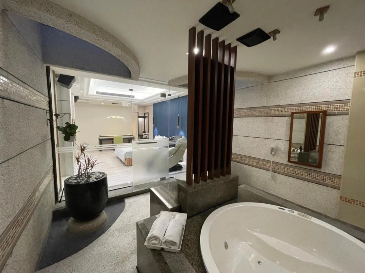 Minimalist Fashion Motel