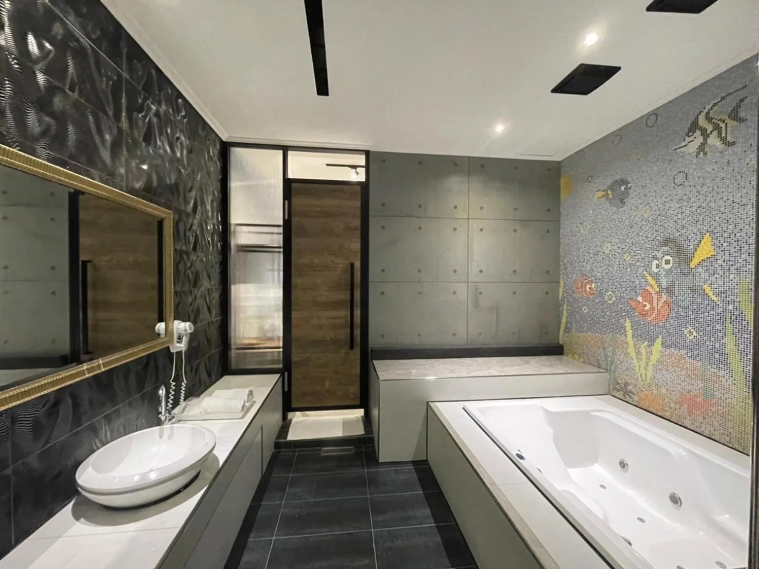 Minimalist Fashion Motel