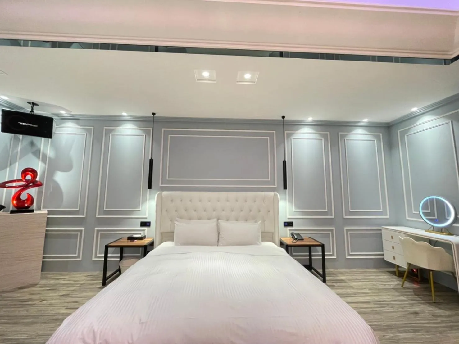 Minimalist Fashion Motel