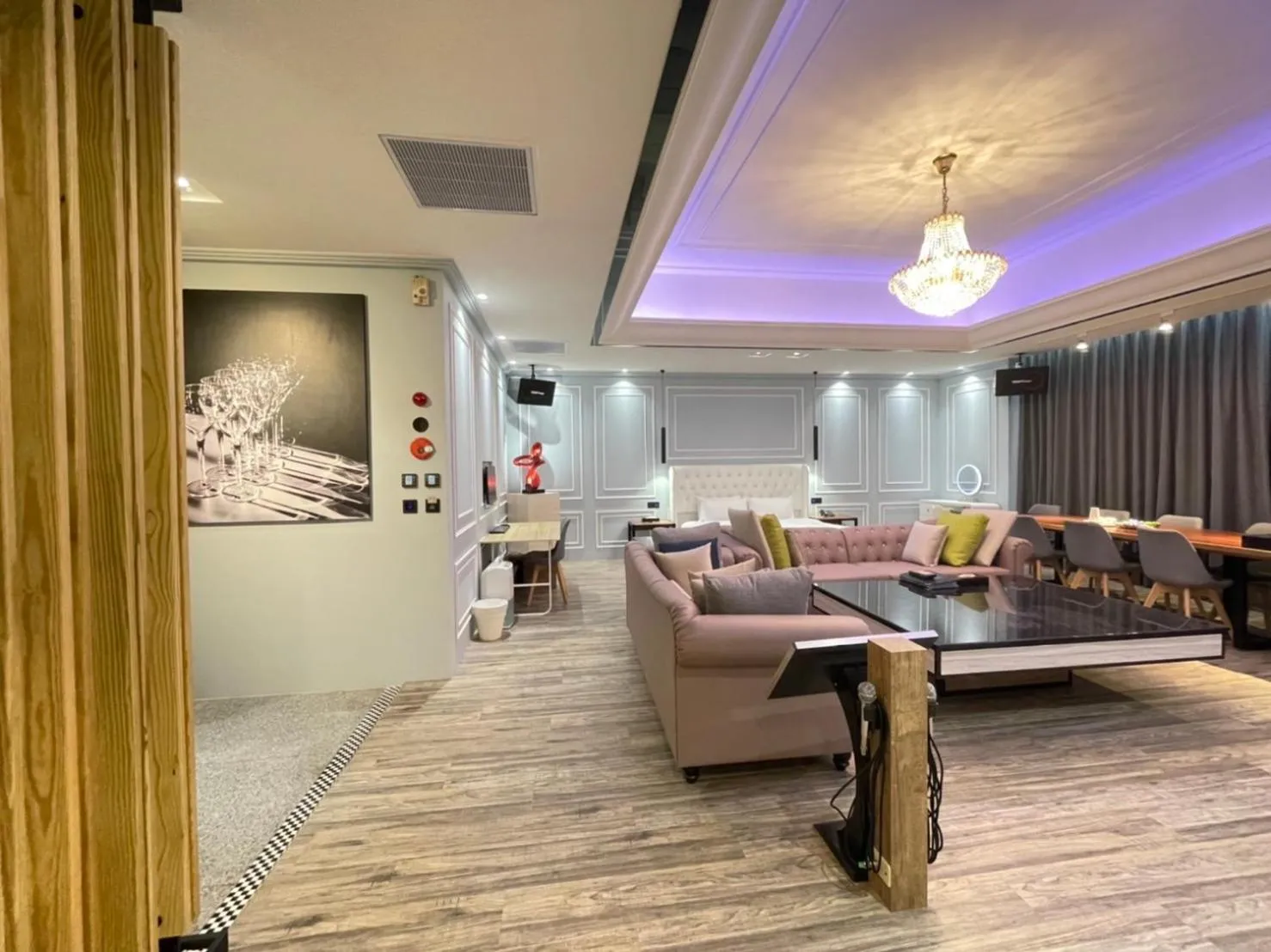 Minimalist Fashion Motel