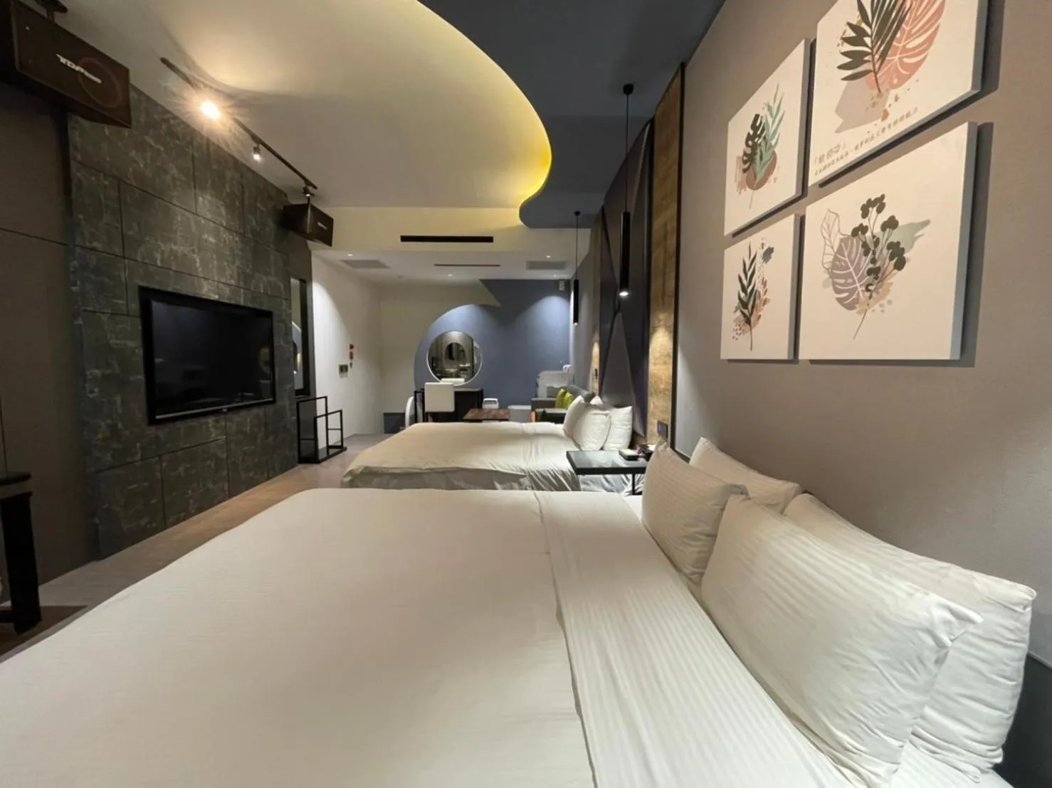 Minimalist Fashion Motel