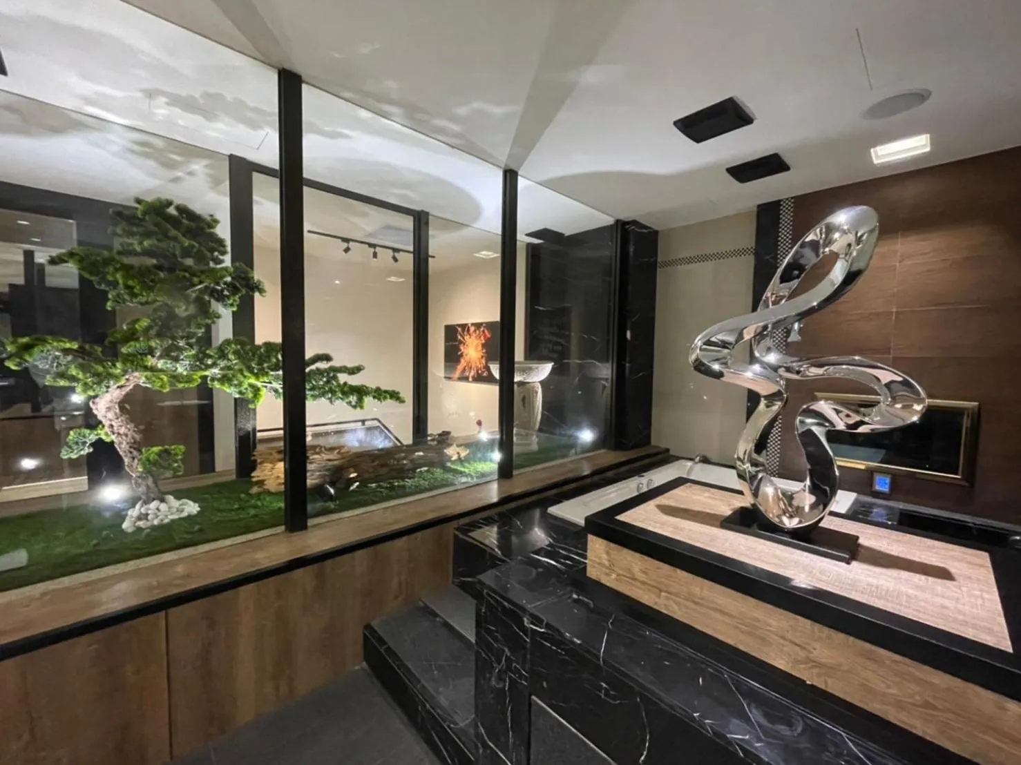 Minimalist Fashion Motel