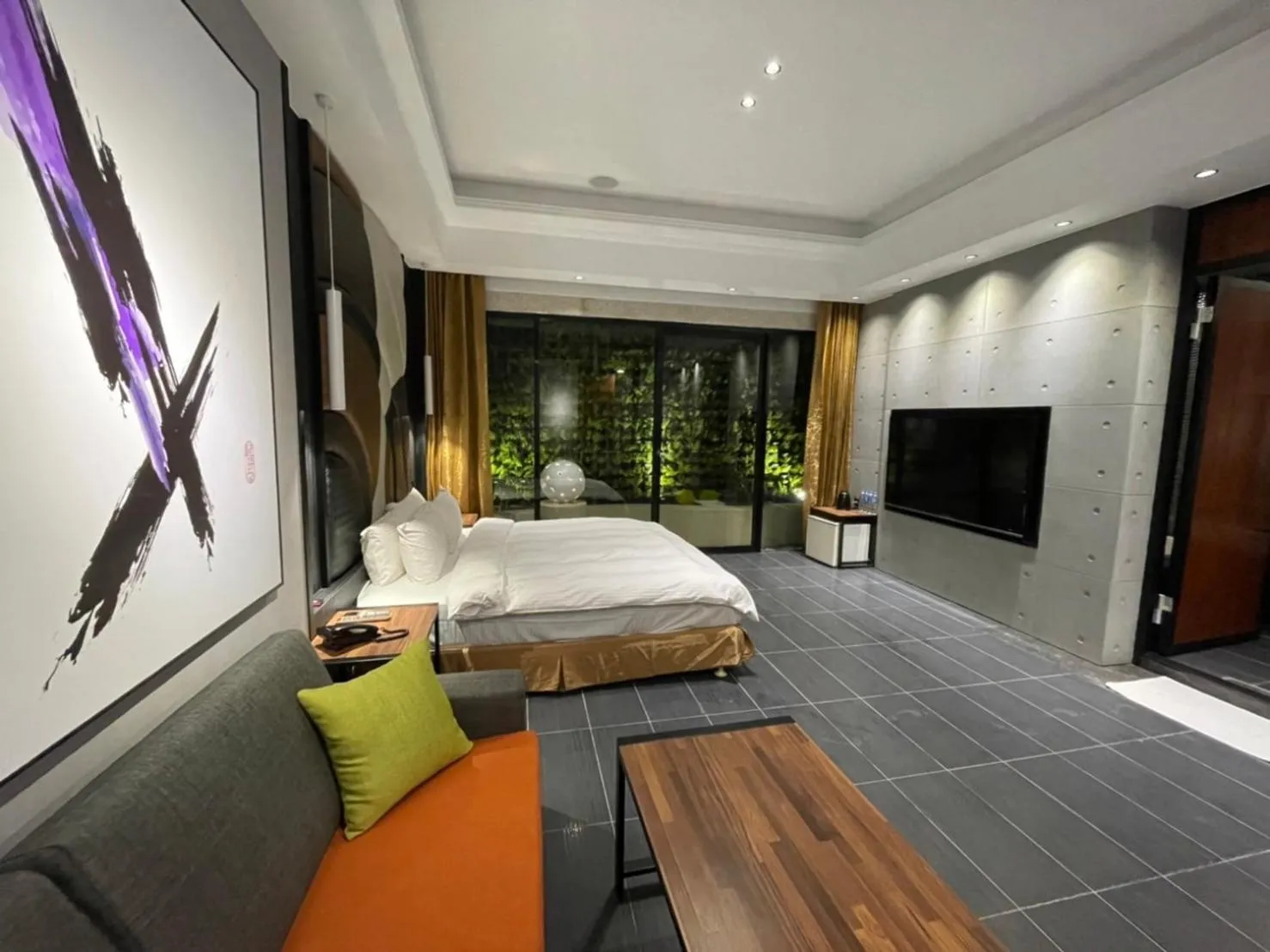 Minimalist Fashion Motel