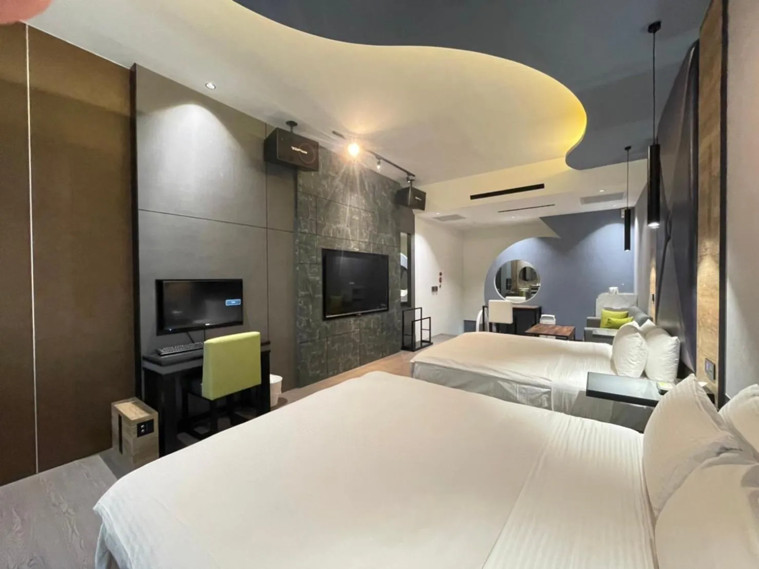 Minimalist Fashion Motel