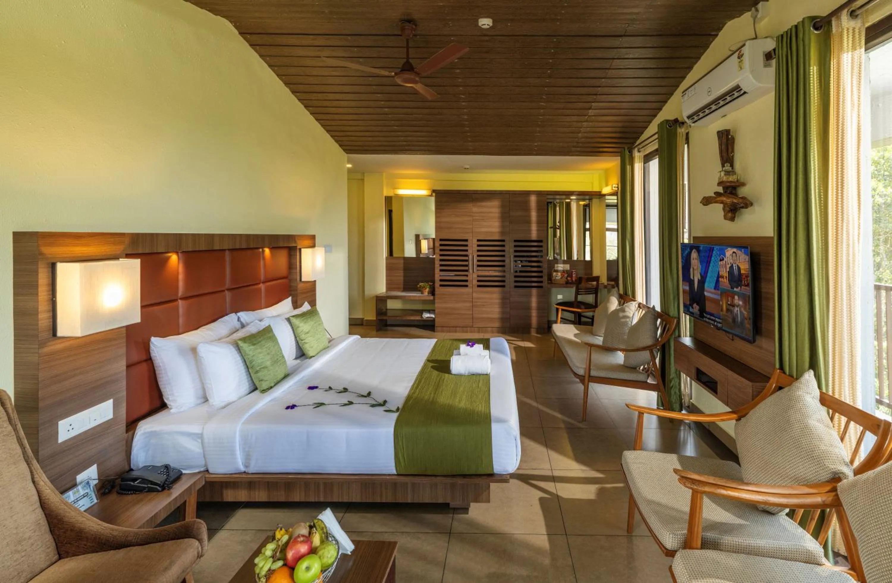 Bed in The Mountain Courtyard Thekkady