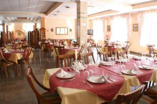 Restaurant/places to eat in Escudo de Granada