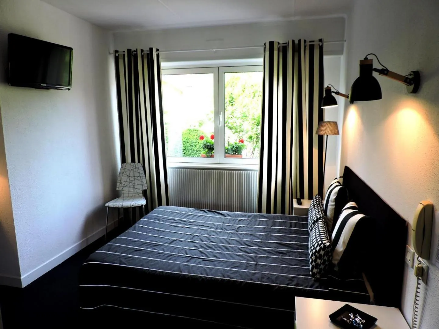 Bedroom, Bed in Hotel Restaurant Aux Sapins