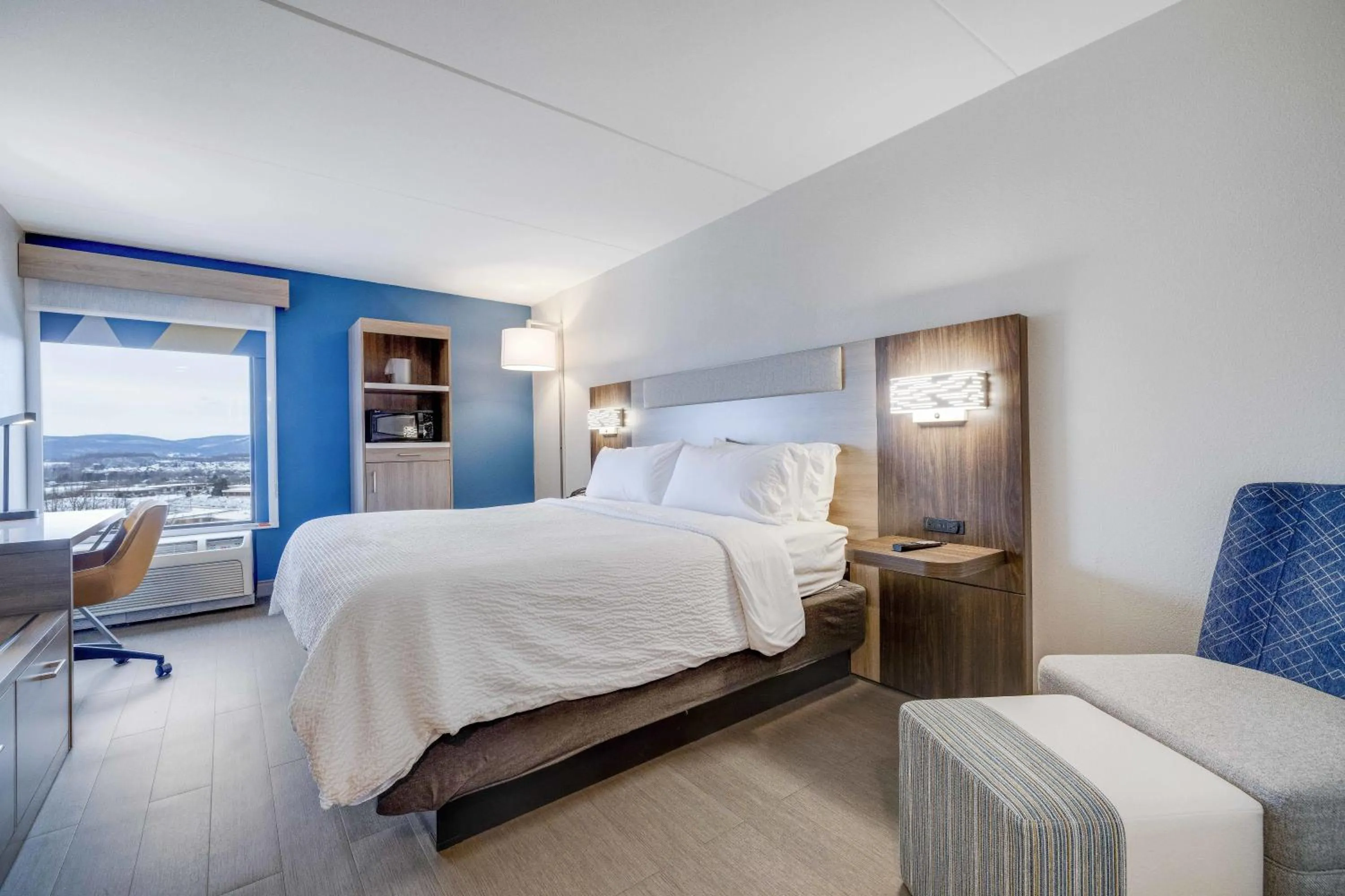 Bedroom, Bed in Holiday Inn Express Wilkes Barre East by IHG