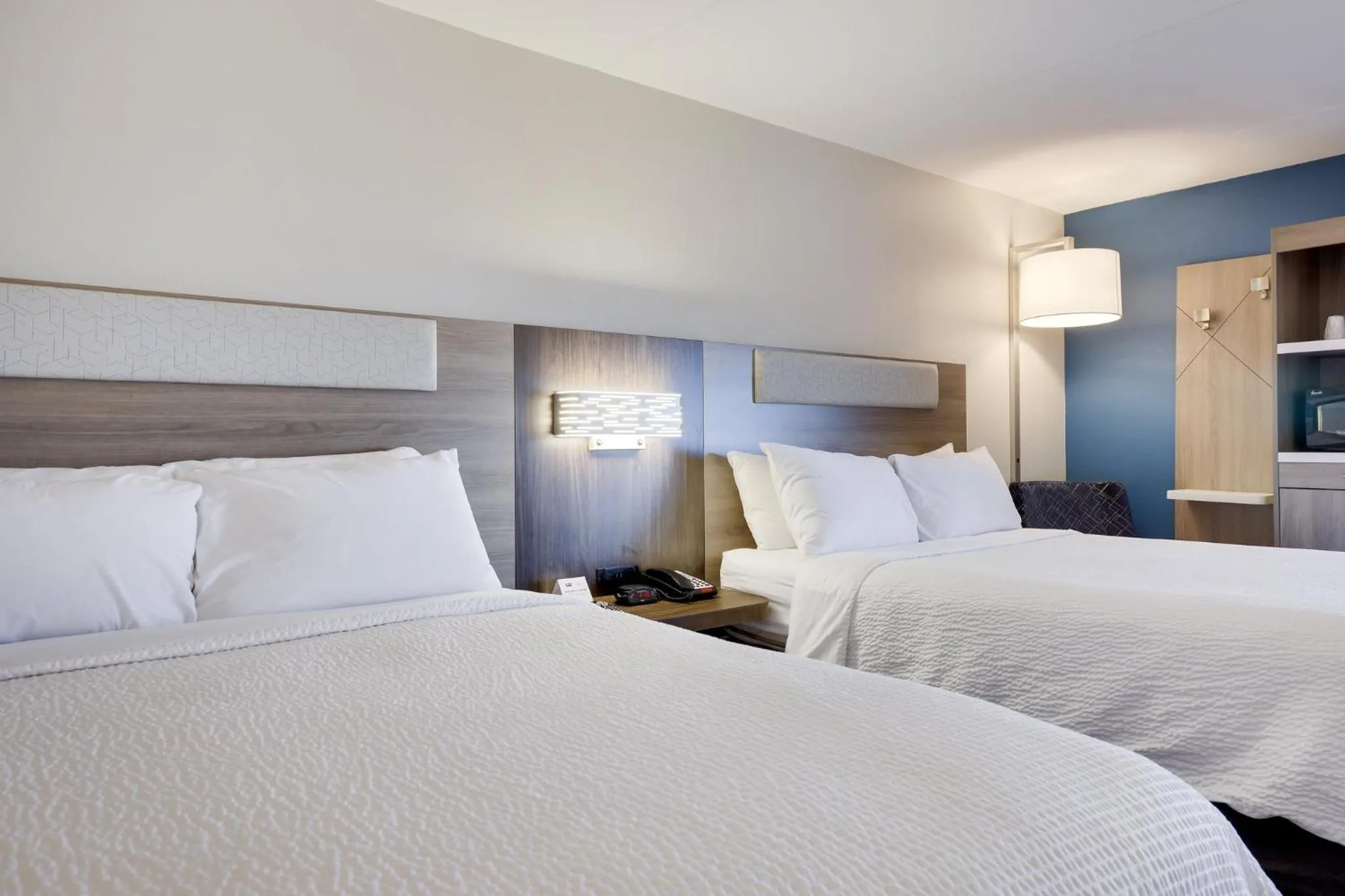 Photo of the whole room, Bed in Holiday Inn Express Wilkes Barre East by IHG