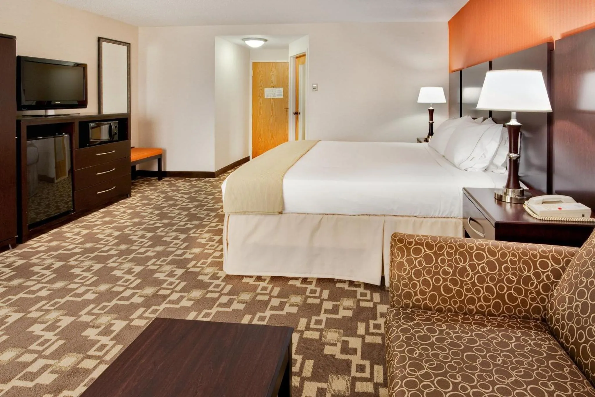 Photo of the whole room, Bed in Holiday Inn Express Wilkes Barre East by IHG