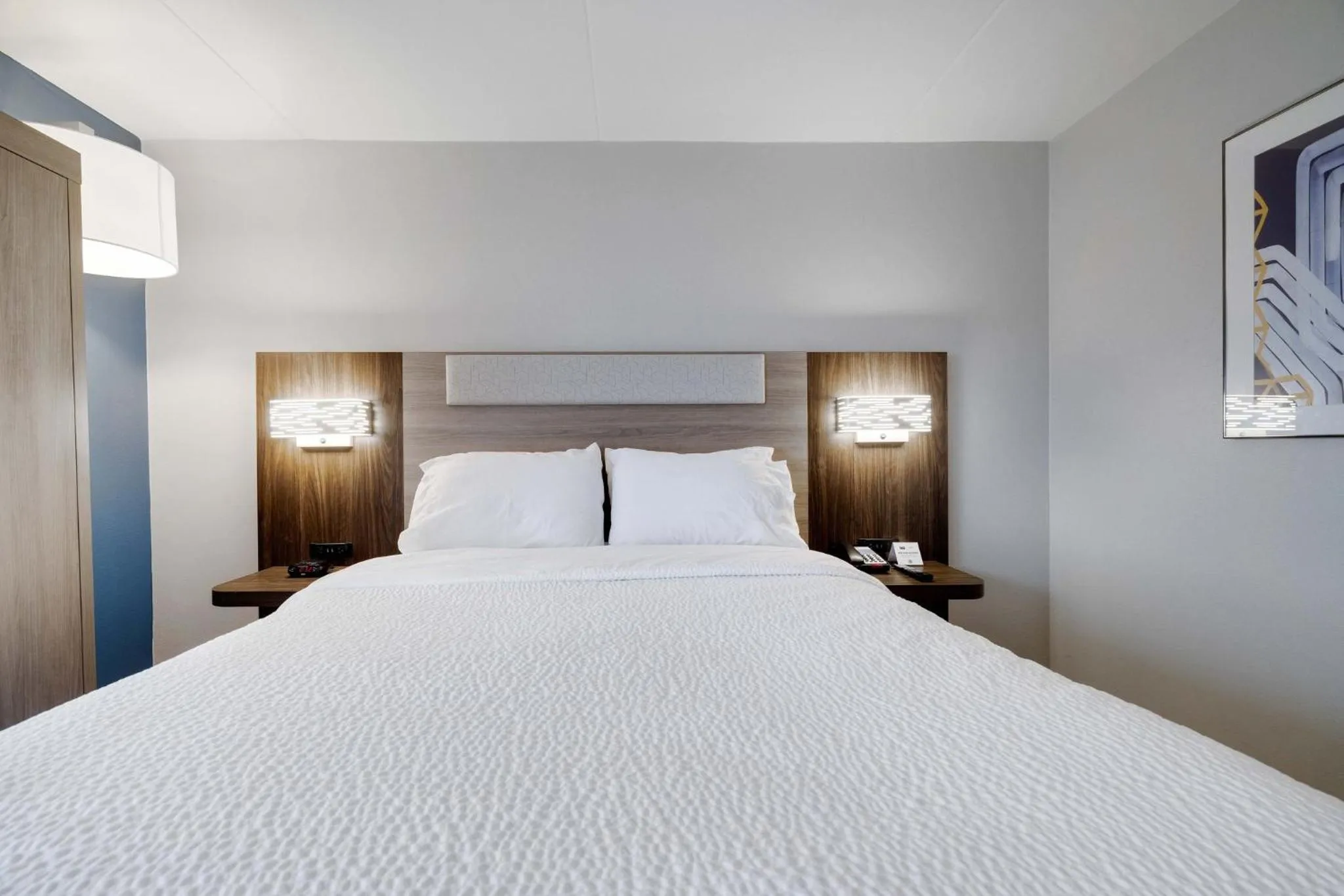 Photo of the whole room, Bed in Holiday Inn Express Wilkes Barre East by IHG