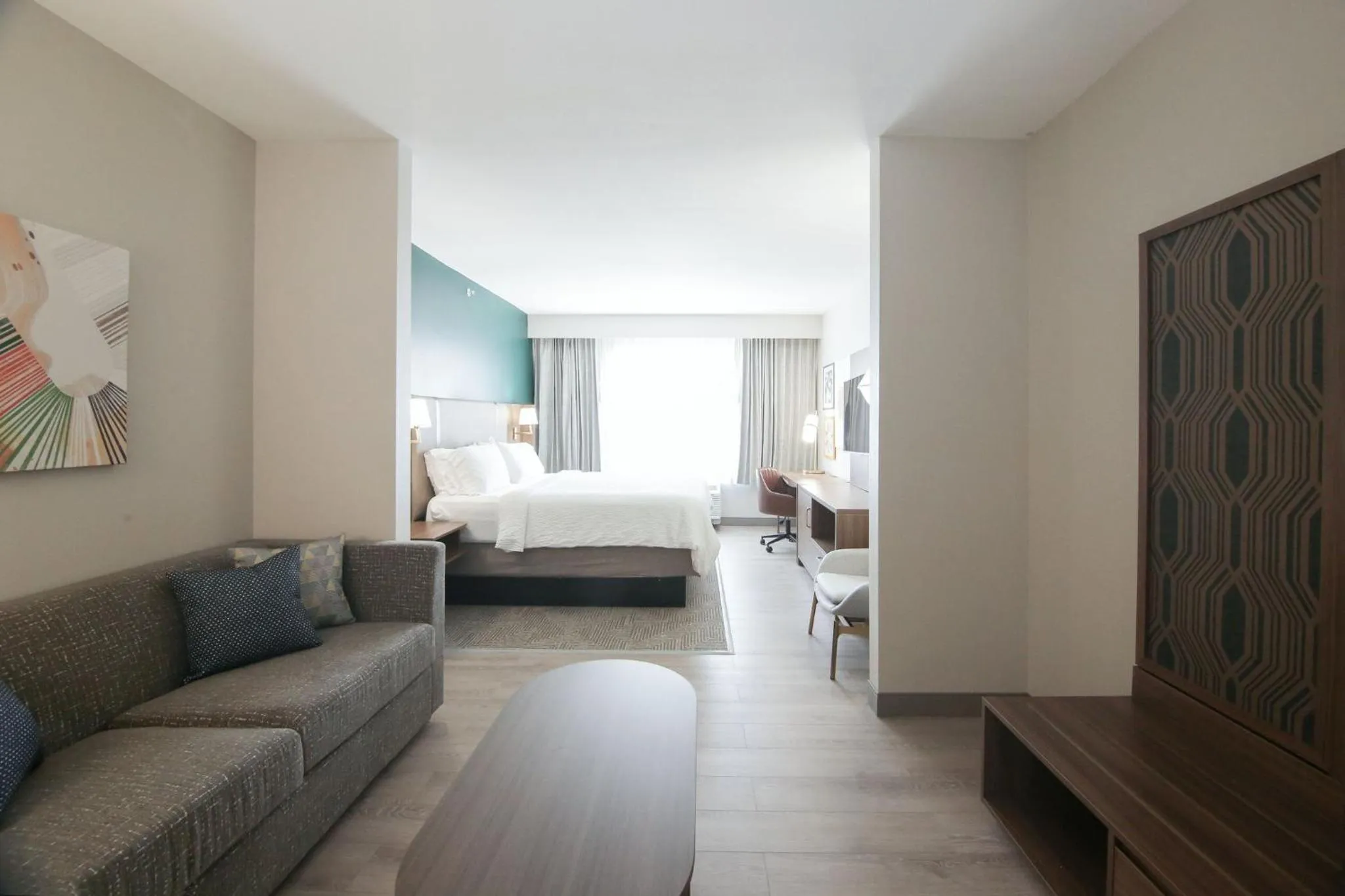 Photo of the whole room, Bed in Holiday Inn Rock Hill by IHG