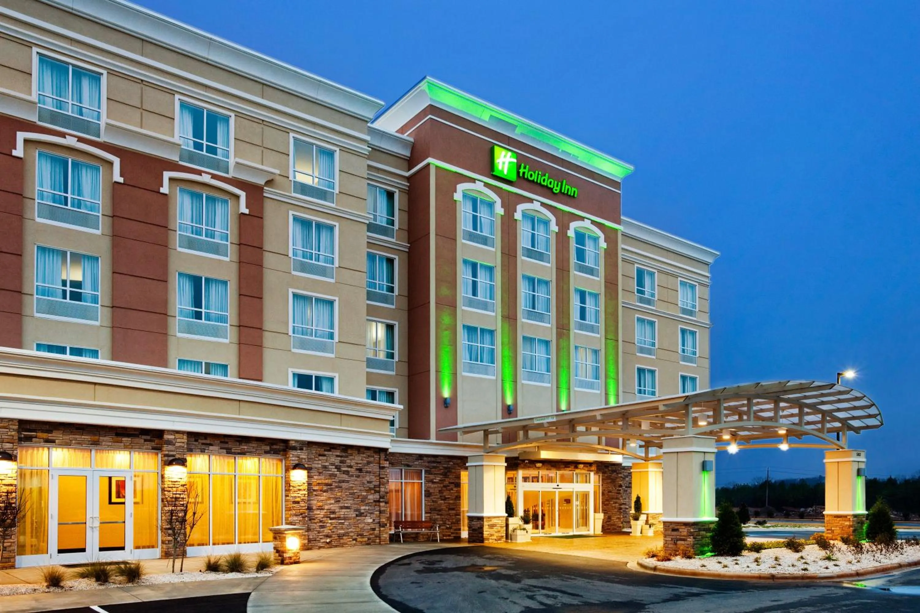 Property building in Holiday Inn Rock Hill by IHG