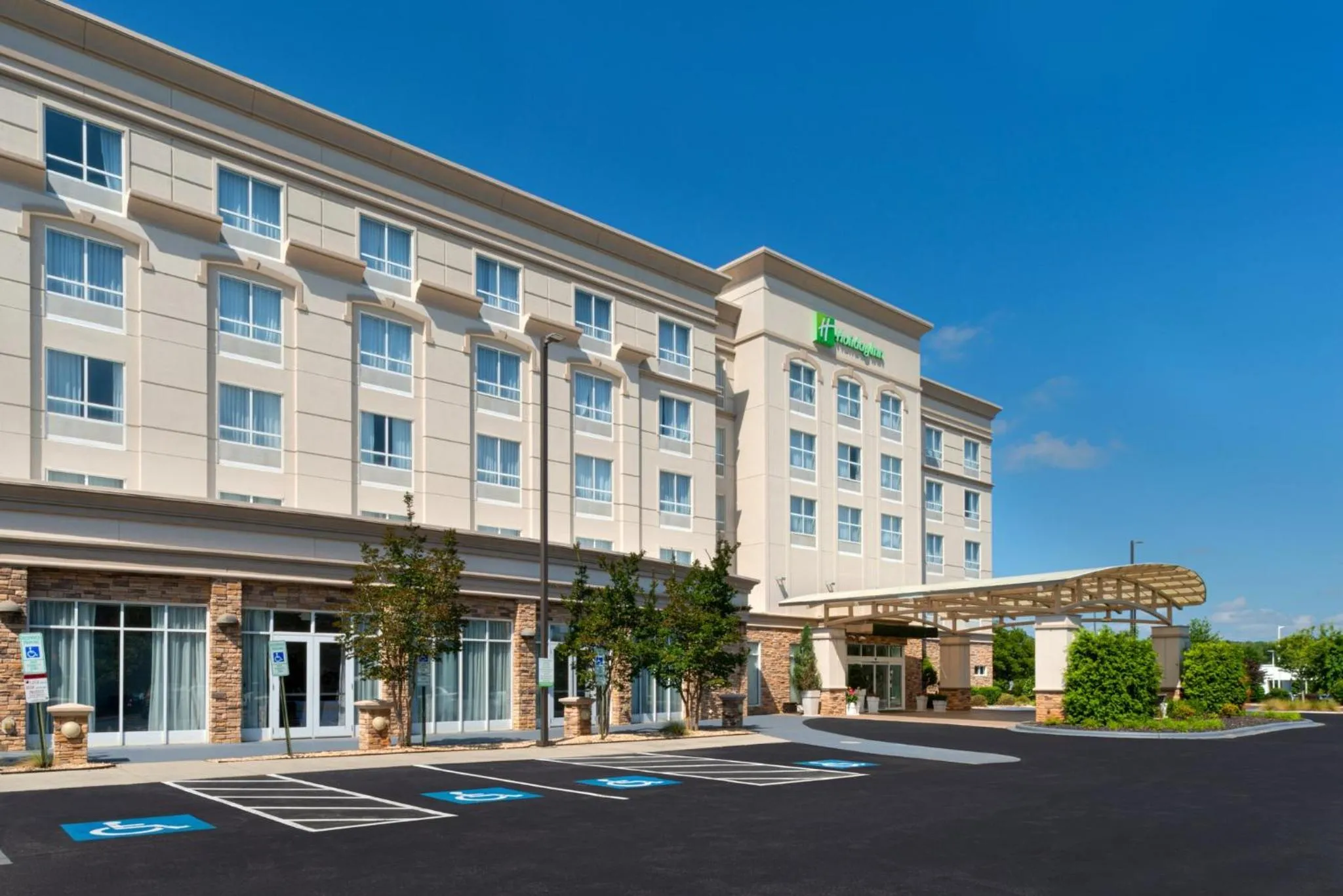 Property building in Holiday Inn Rock Hill by IHG