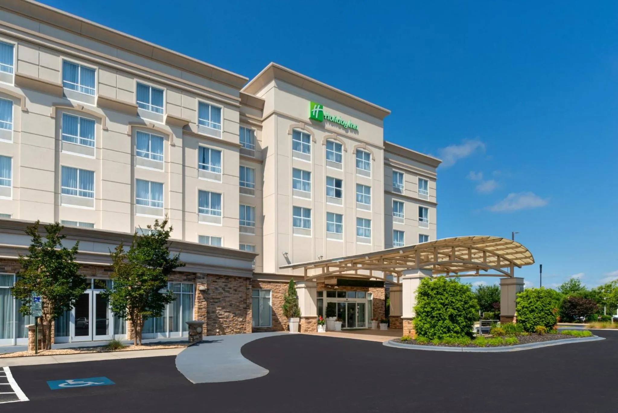 Property building in Holiday Inn Rock Hill by IHG