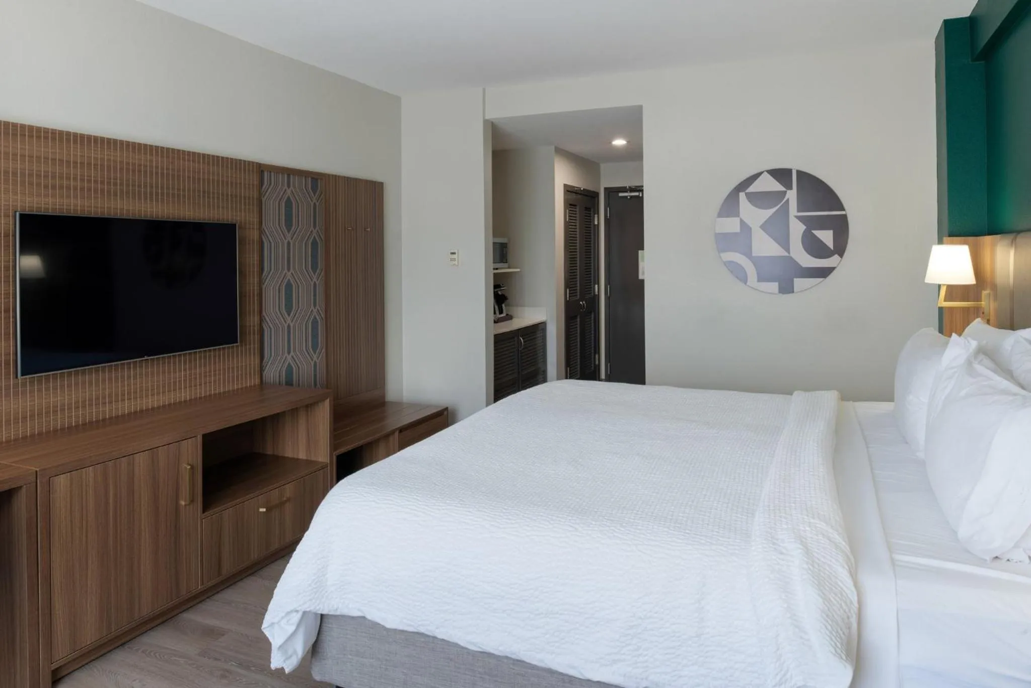 Photo of the whole room, Bed in Holiday Inn Rock Hill by IHG