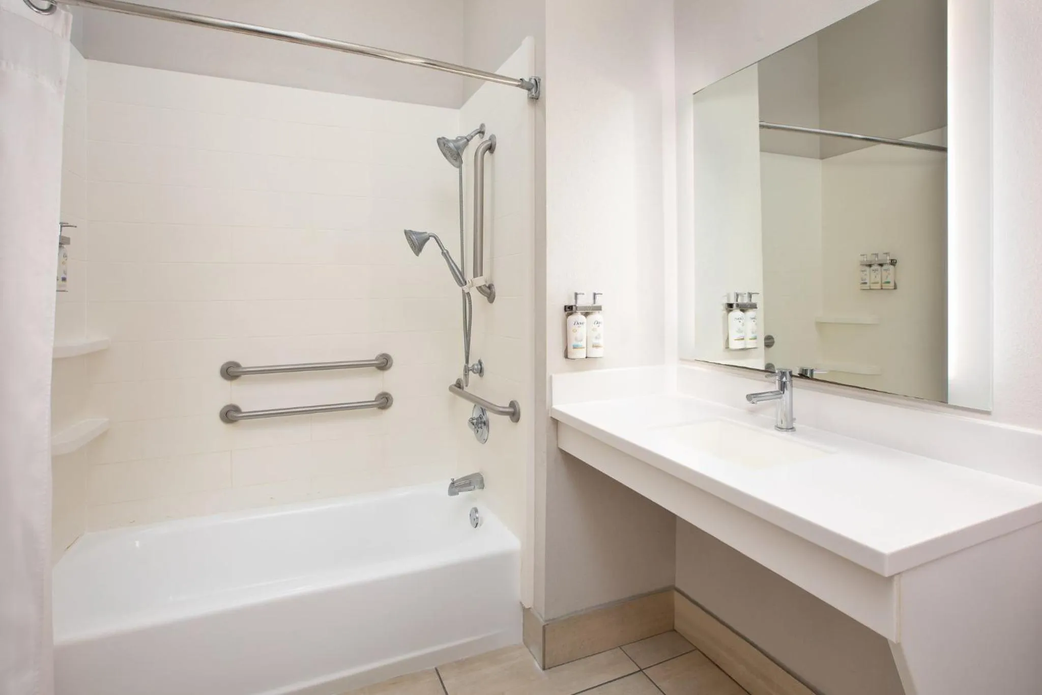Bathroom in Holiday Inn Express Hotel & Suites Athens by IHG