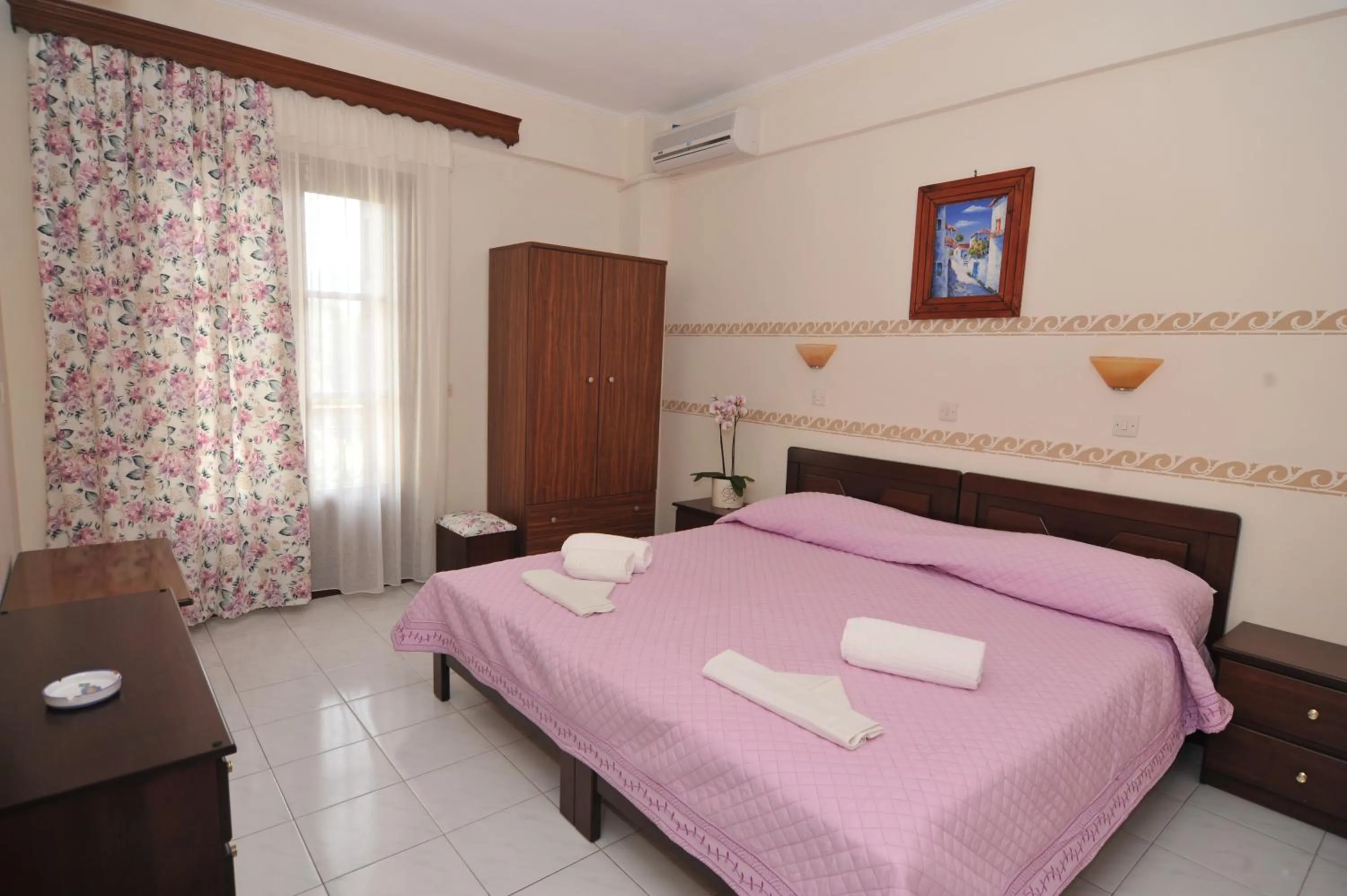 Sea view, Bed in Miramare