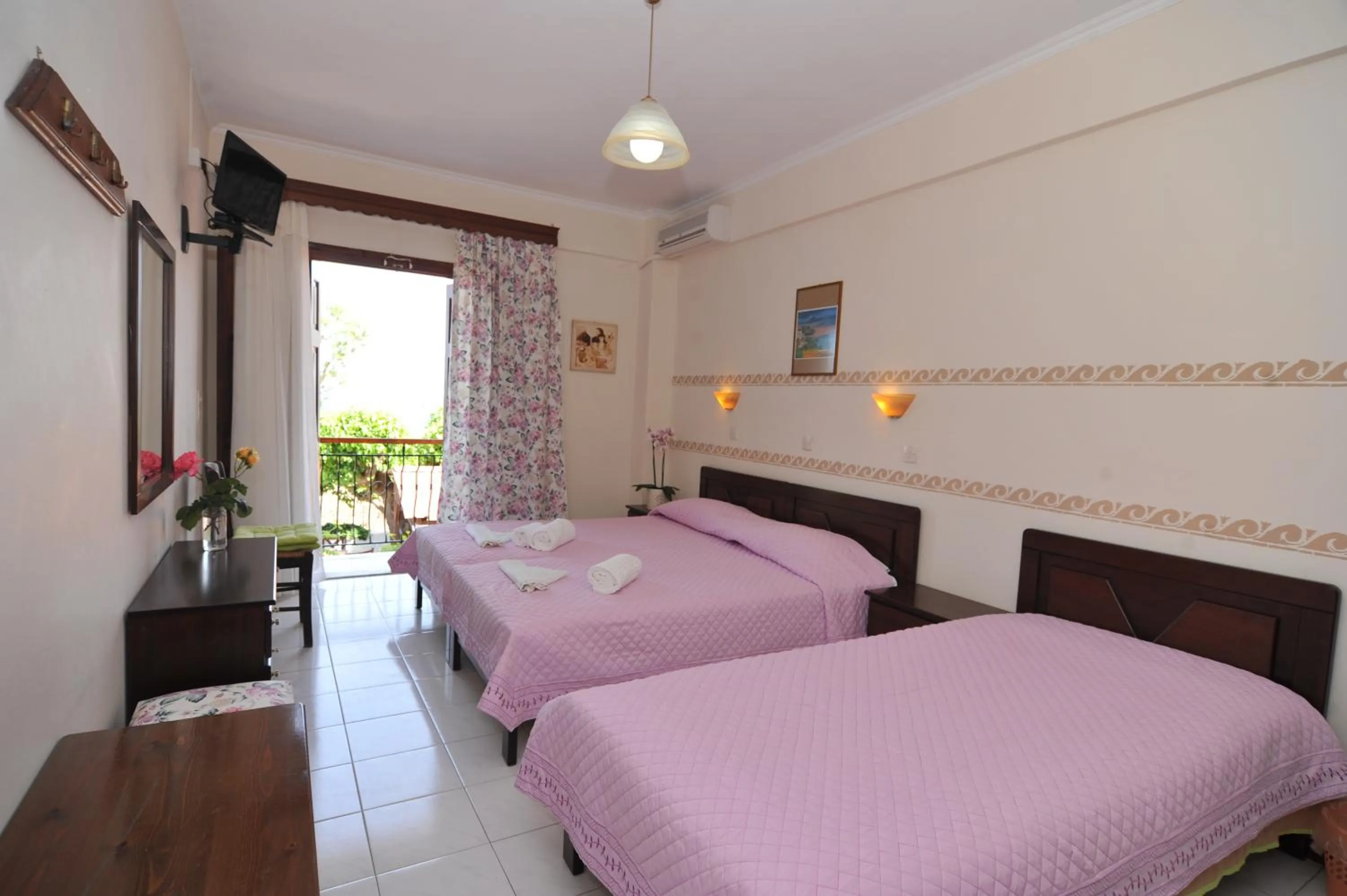 Garden view, Bed in Miramare