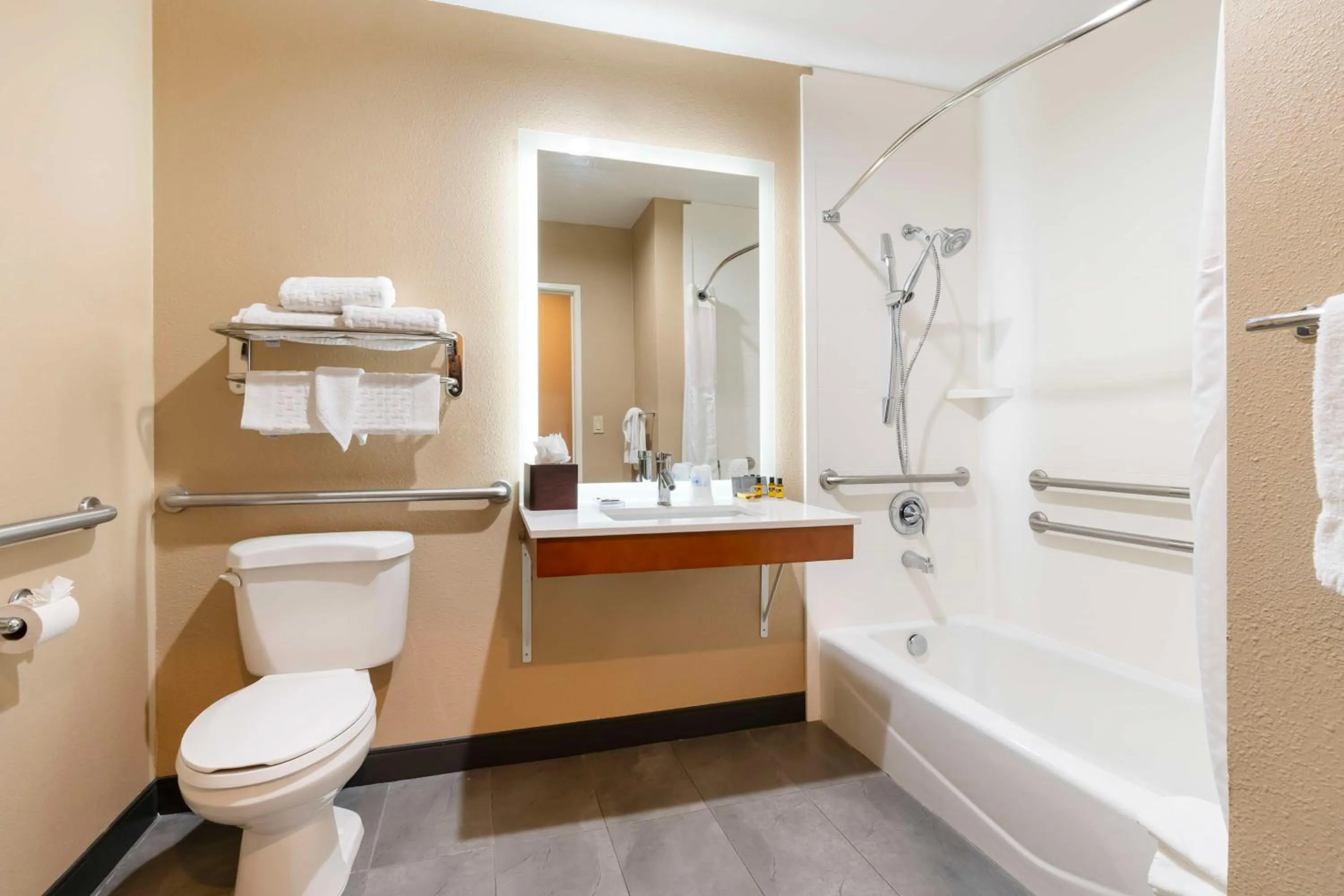 Bathroom in Best Western Bend North