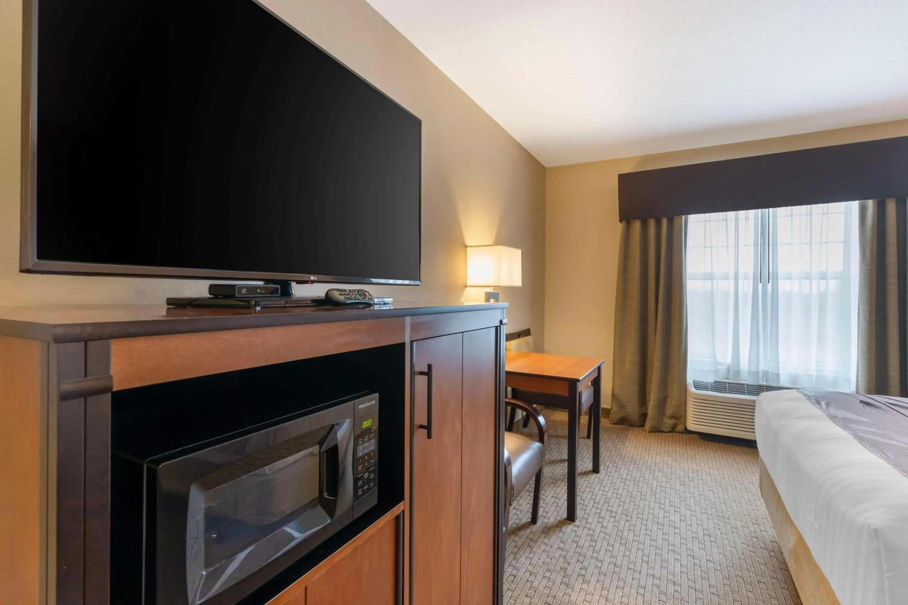 Bedroom, Bed in Best Western Bend North